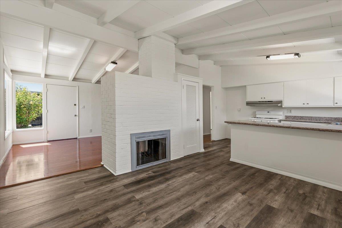 Detail Gallery Image 11 of 23 For 711 Lotuslake Ct, Sunnyvale,  CA 94089 - 3 Beds | 2 Baths