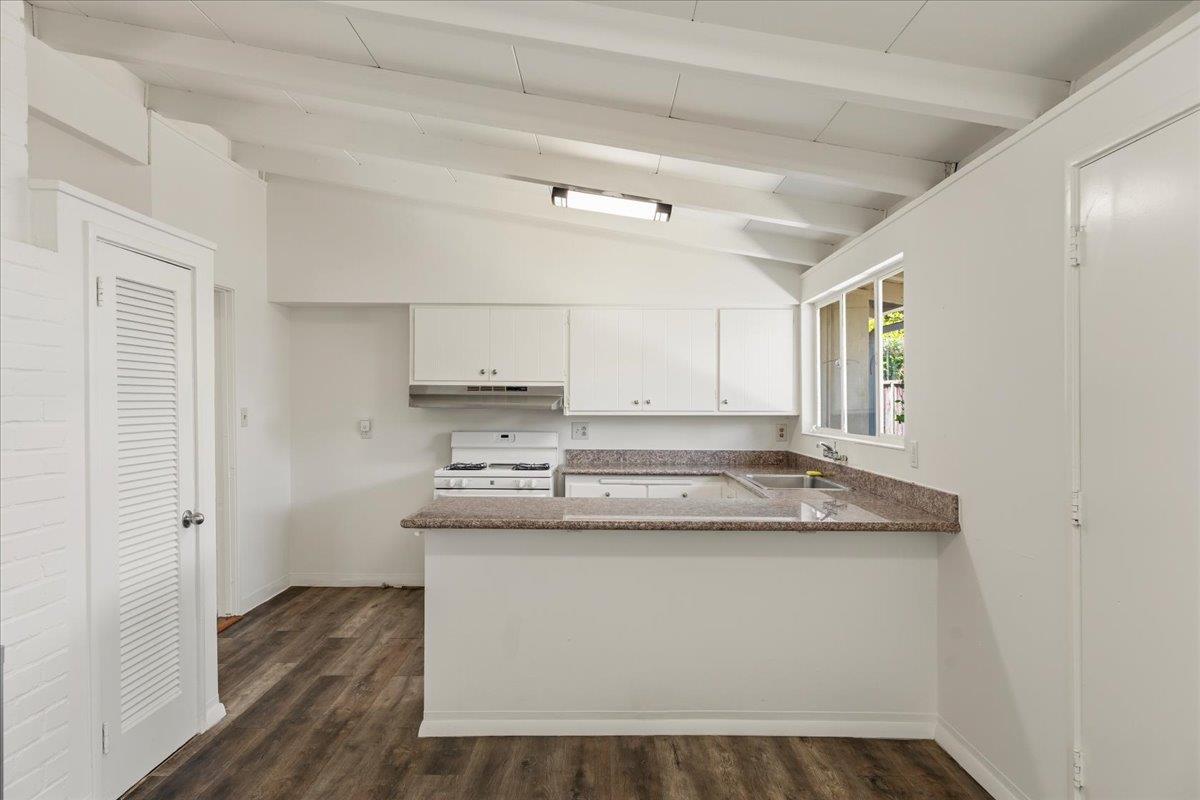 Detail Gallery Image 12 of 23 For 711 Lotuslake Ct, Sunnyvale,  CA 94089 - 3 Beds | 2 Baths