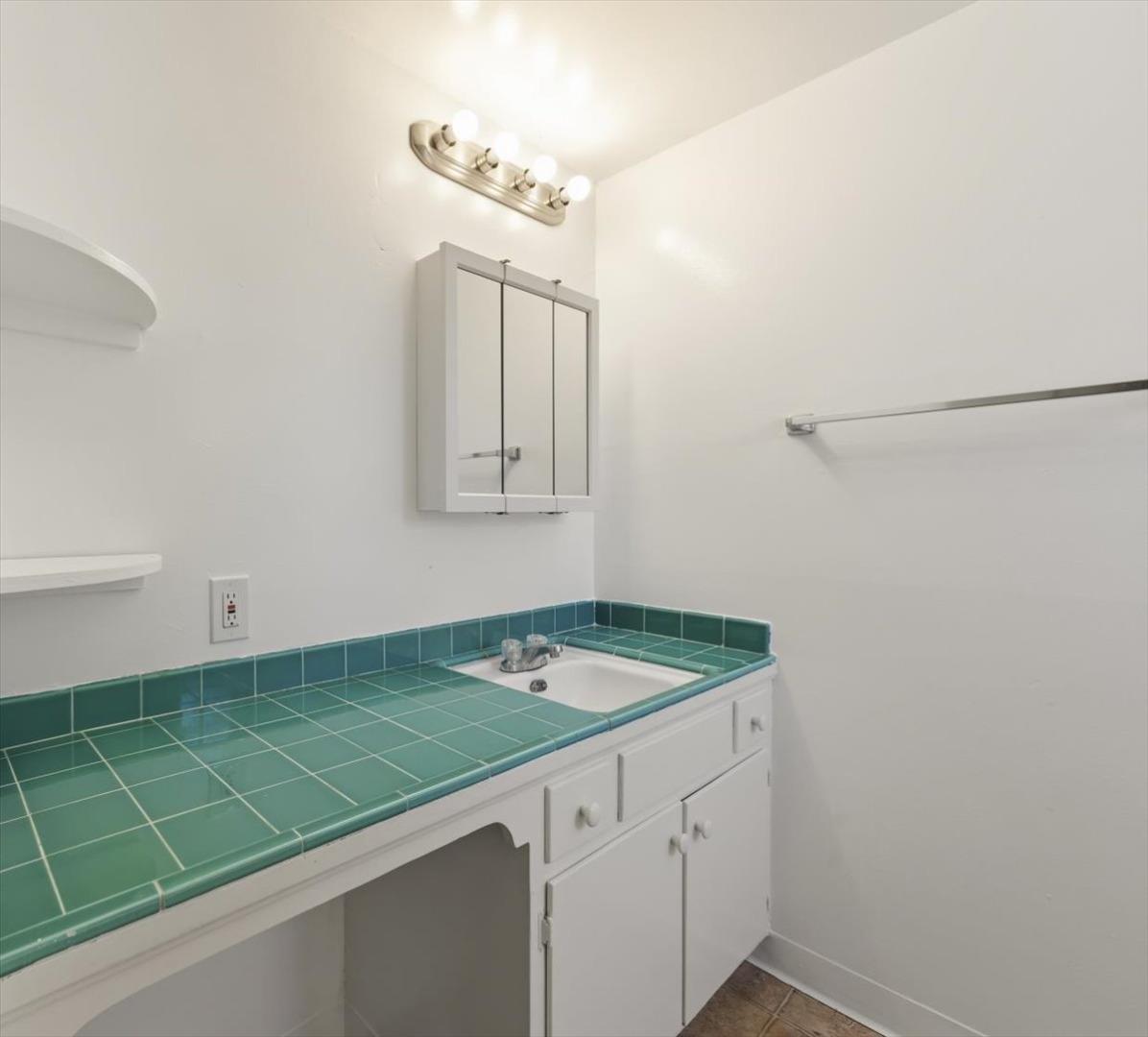 Detail Gallery Image 16 of 23 For 711 Lotuslake Ct, Sunnyvale,  CA 94089 - 3 Beds | 2 Baths