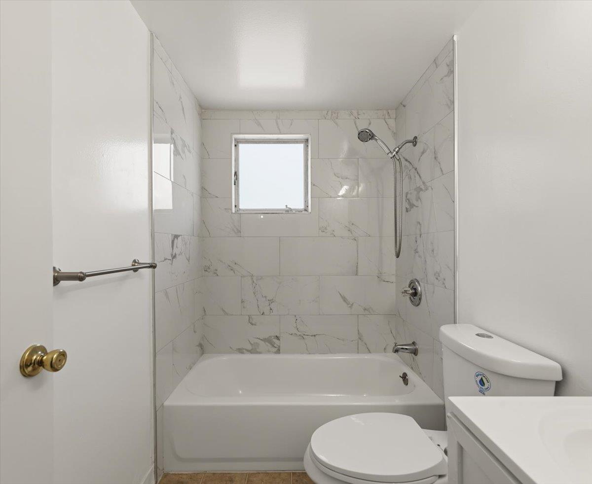 Detail Gallery Image 9 of 23 For 711 Lotuslake Ct, Sunnyvale,  CA 94089 - 3 Beds | 2 Baths