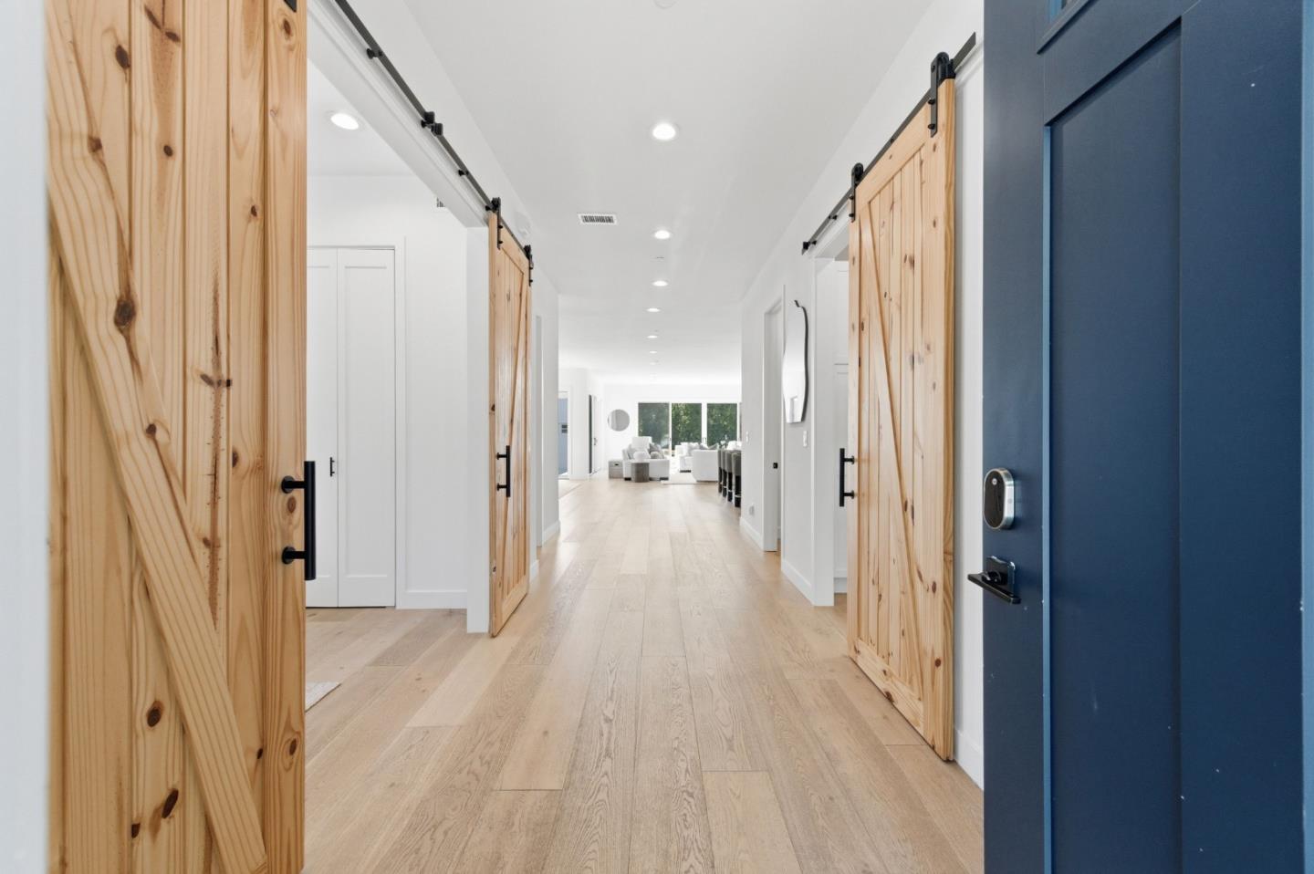 Detail Gallery Image 2 of 45 For 330 Grand St, Redwood City,  CA 94062 - 5 Beds | 3/1 Baths