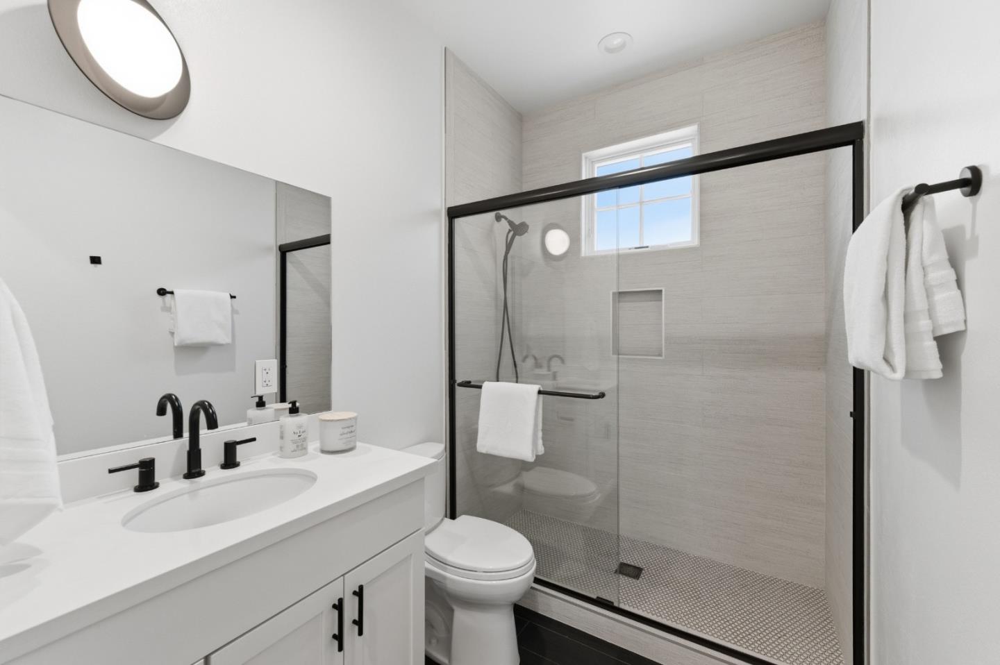 Detail Gallery Image 23 of 45 For 330 Grand St, Redwood City,  CA 94062 - 5 Beds | 3/1 Baths