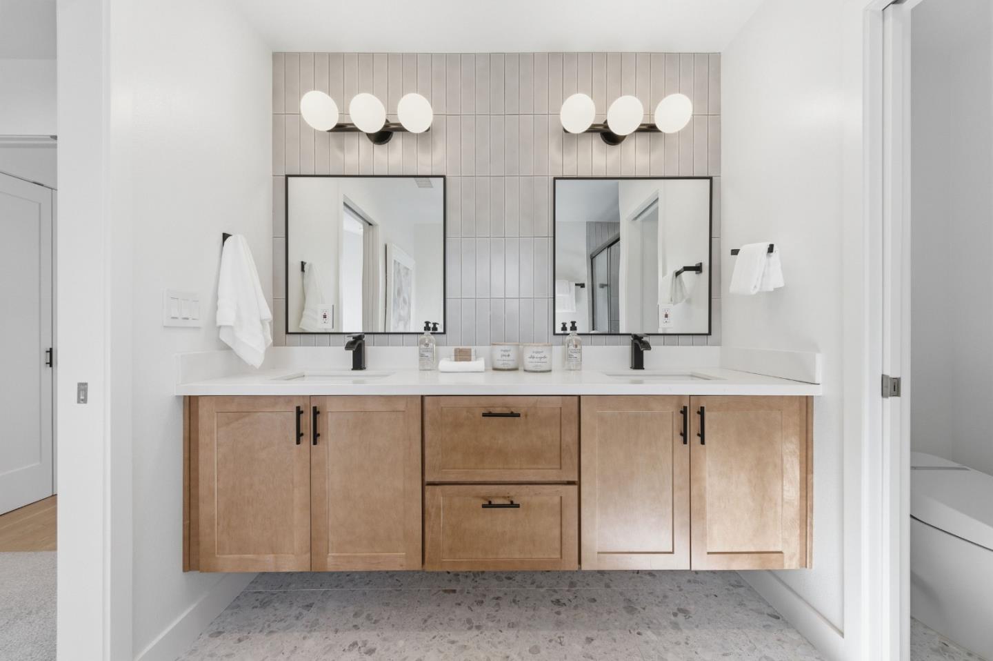 Detail Gallery Image 28 of 45 For 330 Grand St, Redwood City,  CA 94062 - 5 Beds | 3/1 Baths