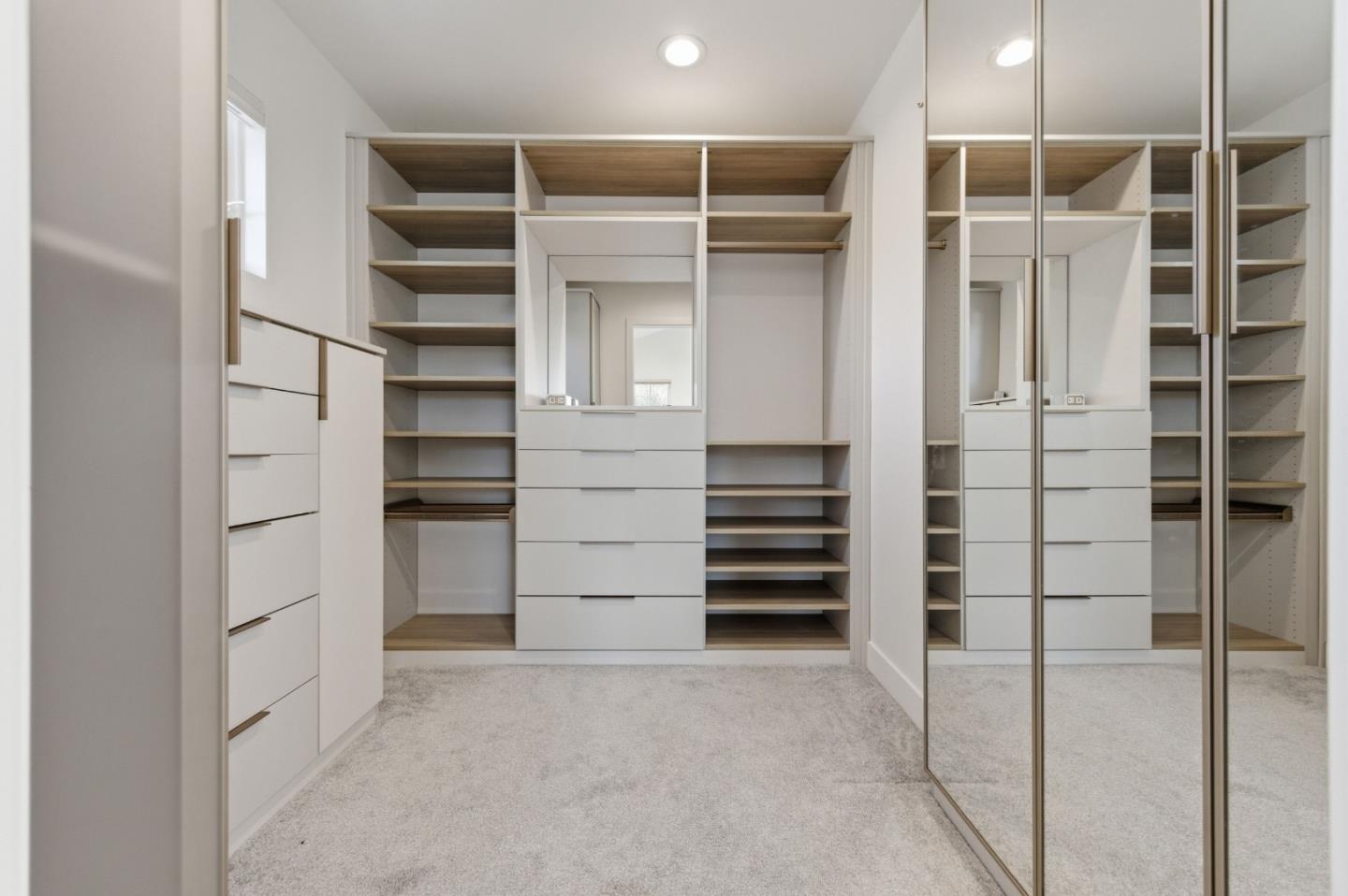 Detail Gallery Image 30 of 45 For 330 Grand St, Redwood City,  CA 94062 - 5 Beds | 3/1 Baths