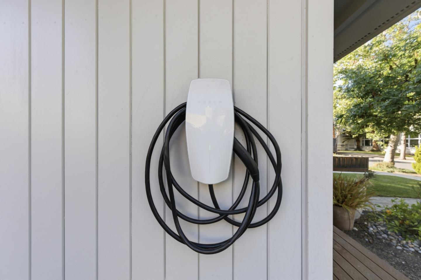 Detail Gallery Image 35 of 45 For 330 Grand St, Redwood City,  CA 94062 - 5 Beds | 3/1 Baths