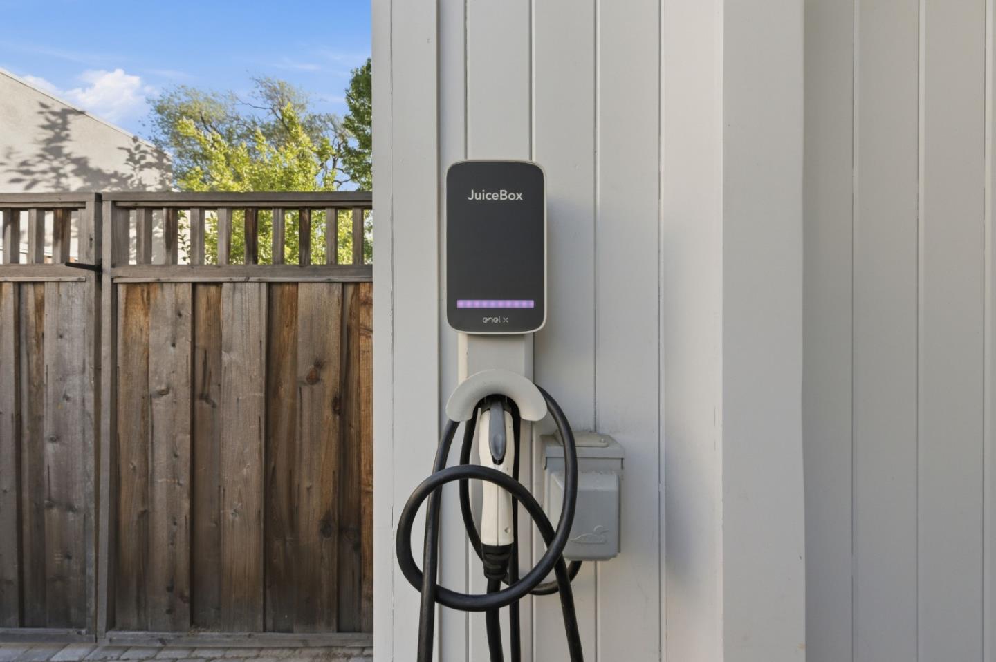 Detail Gallery Image 36 of 45 For 330 Grand St, Redwood City,  CA 94062 - 5 Beds | 3/1 Baths