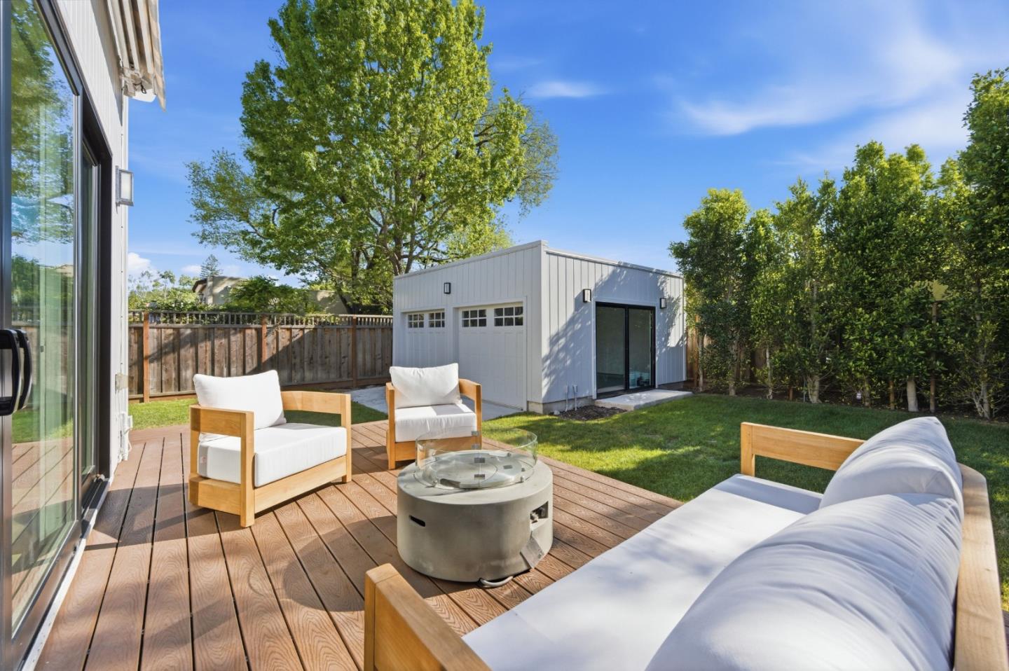 Detail Gallery Image 40 of 45 For 330 Grand St, Redwood City,  CA 94062 - 5 Beds | 3/1 Baths