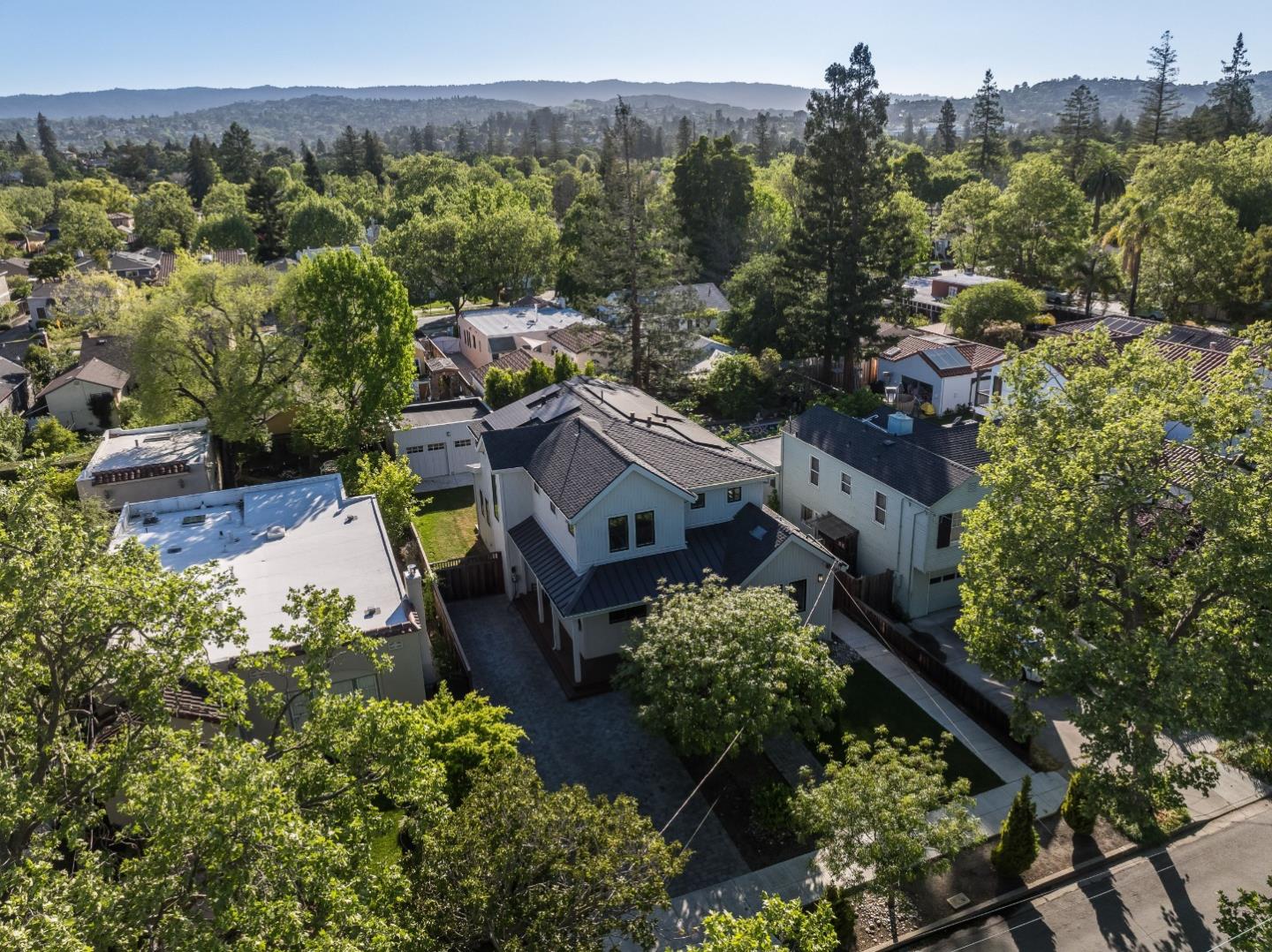 Detail Gallery Image 42 of 45 For 330 Grand St, Redwood City,  CA 94062 - 5 Beds | 3/1 Baths