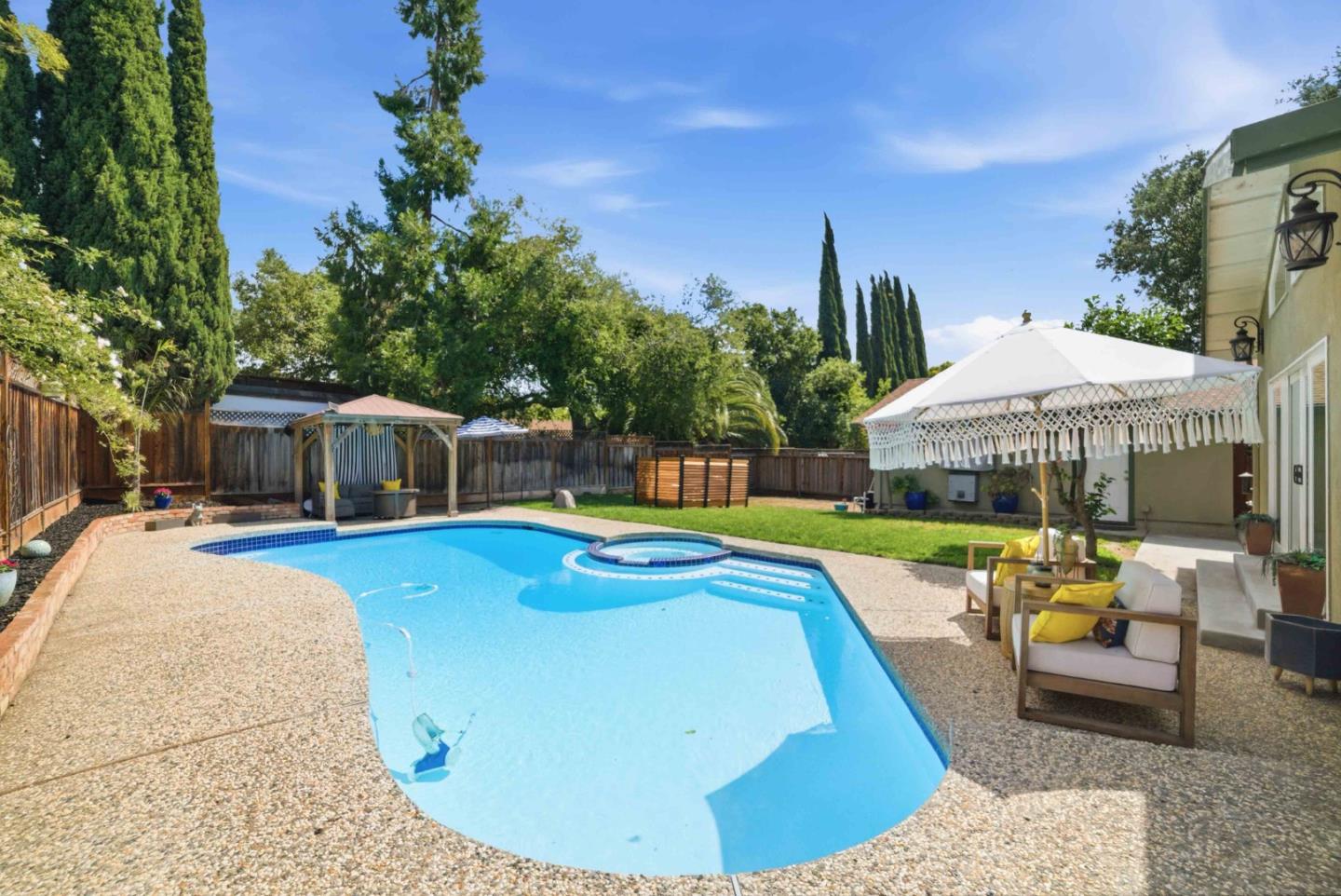 Detail Gallery Image 3 of 39 For 5530 Alum Rock Ave, San Jose,  CA 95127 - 3 Beds | 2 Baths