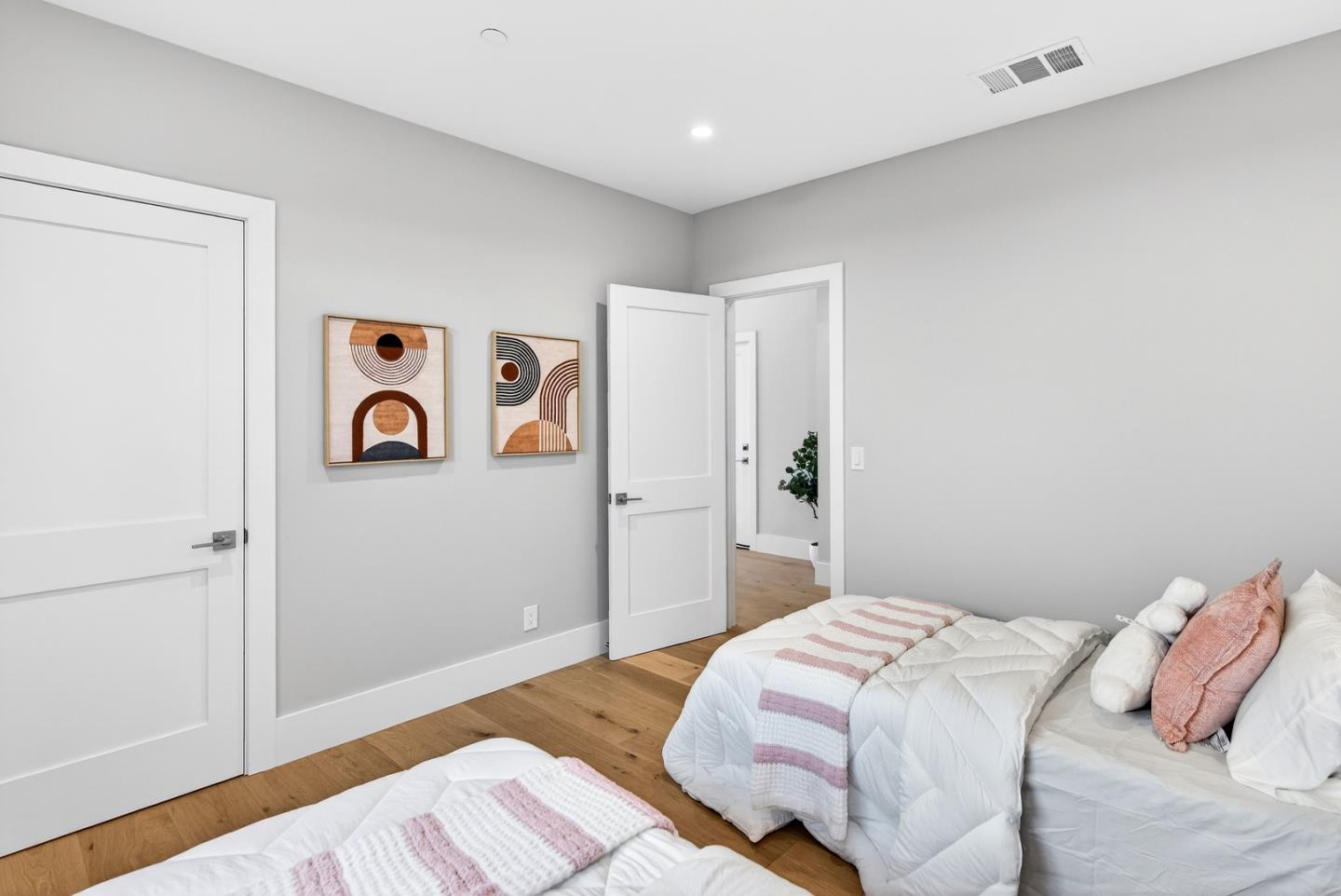 Detail Gallery Image 27 of 34 For 873 Cedar Ave, Sunnyvale,  CA 94086 - 4 Beds | 3 Baths