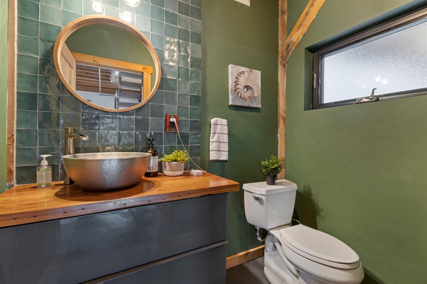 Detail Gallery Image 10 of 60 For 13925 Sheila Ave, Morgan Hill,  CA 95037 - 4 Beds | 2/1 Baths