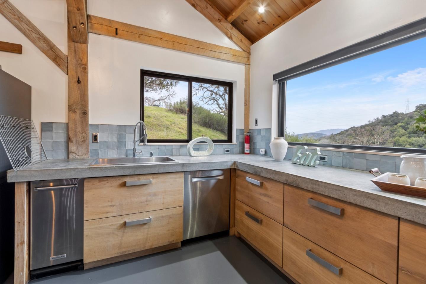 Detail Gallery Image 14 of 60 For 13925 Sheila Ave, Morgan Hill,  CA 95037 - 4 Beds | 2/1 Baths