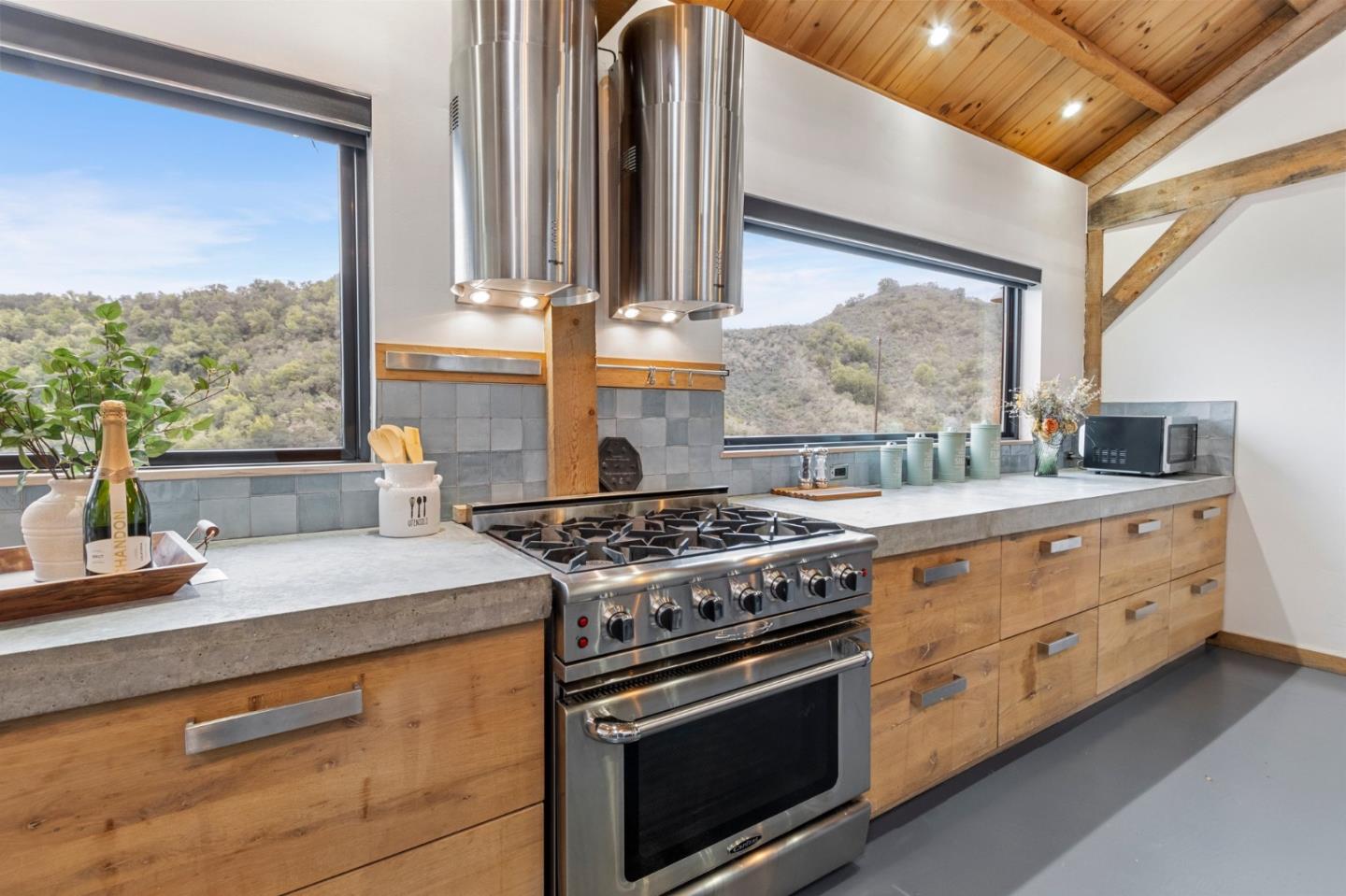 Detail Gallery Image 15 of 60 For 13925 Sheila Ave, Morgan Hill,  CA 95037 - 4 Beds | 2/1 Baths