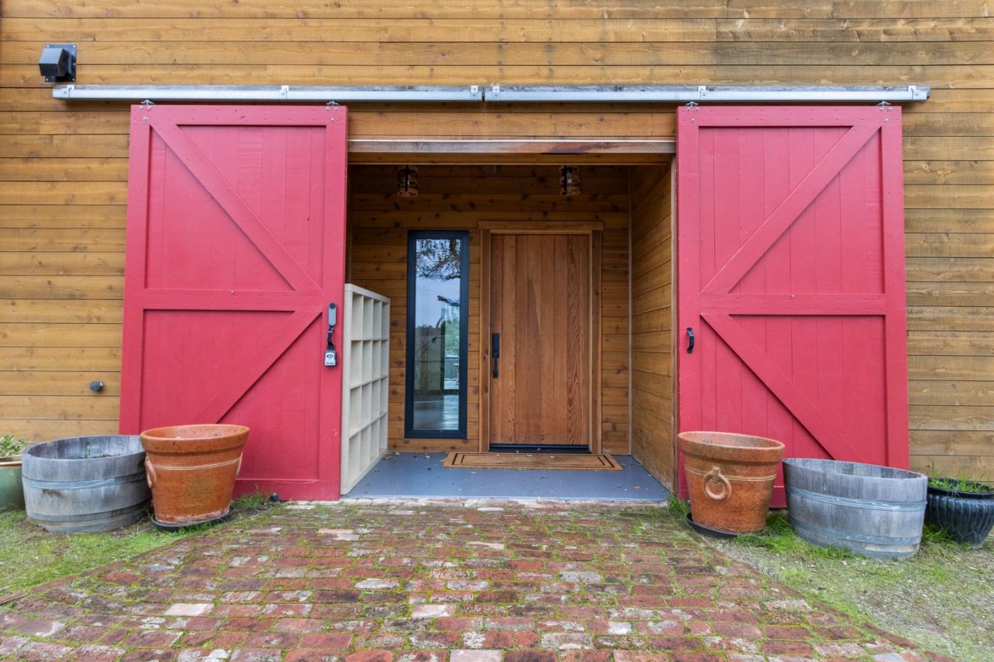 Detail Gallery Image 4 of 60 For 13925 Sheila Ave, Morgan Hill,  CA 95037 - 4 Beds | 2/1 Baths