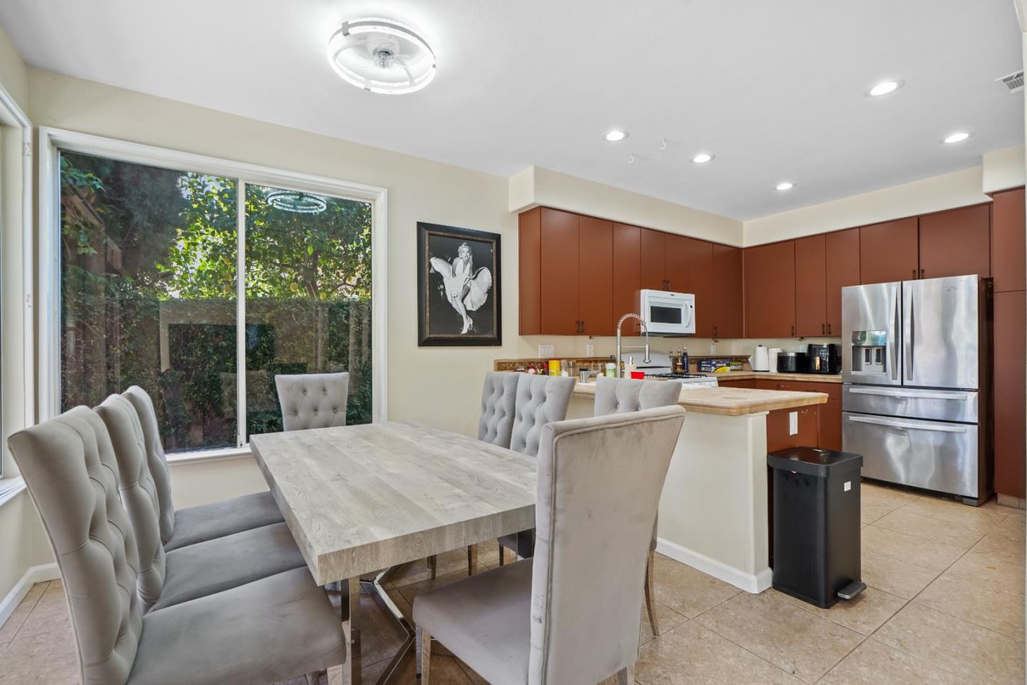 Detail Gallery Image 10 of 23 For 3741 Brook Valley Cir, Stockton,  CA 95219 - 3 Beds | 2 Baths