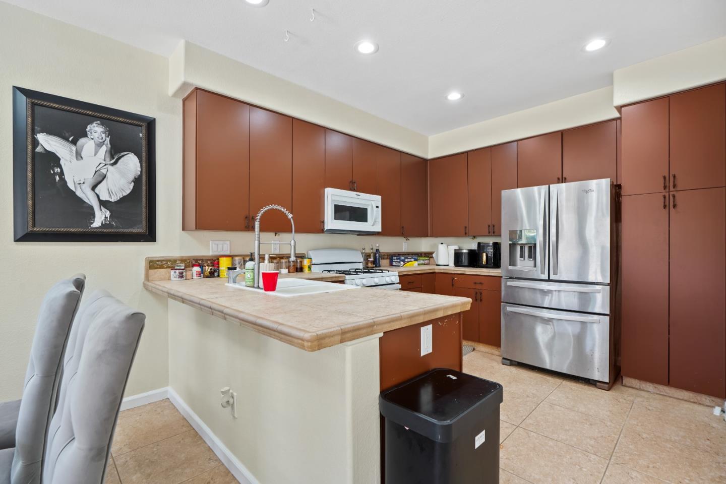 Detail Gallery Image 5 of 23 For 3741 Brook Valley Cir, Stockton,  CA 95219 - 3 Beds | 2 Baths