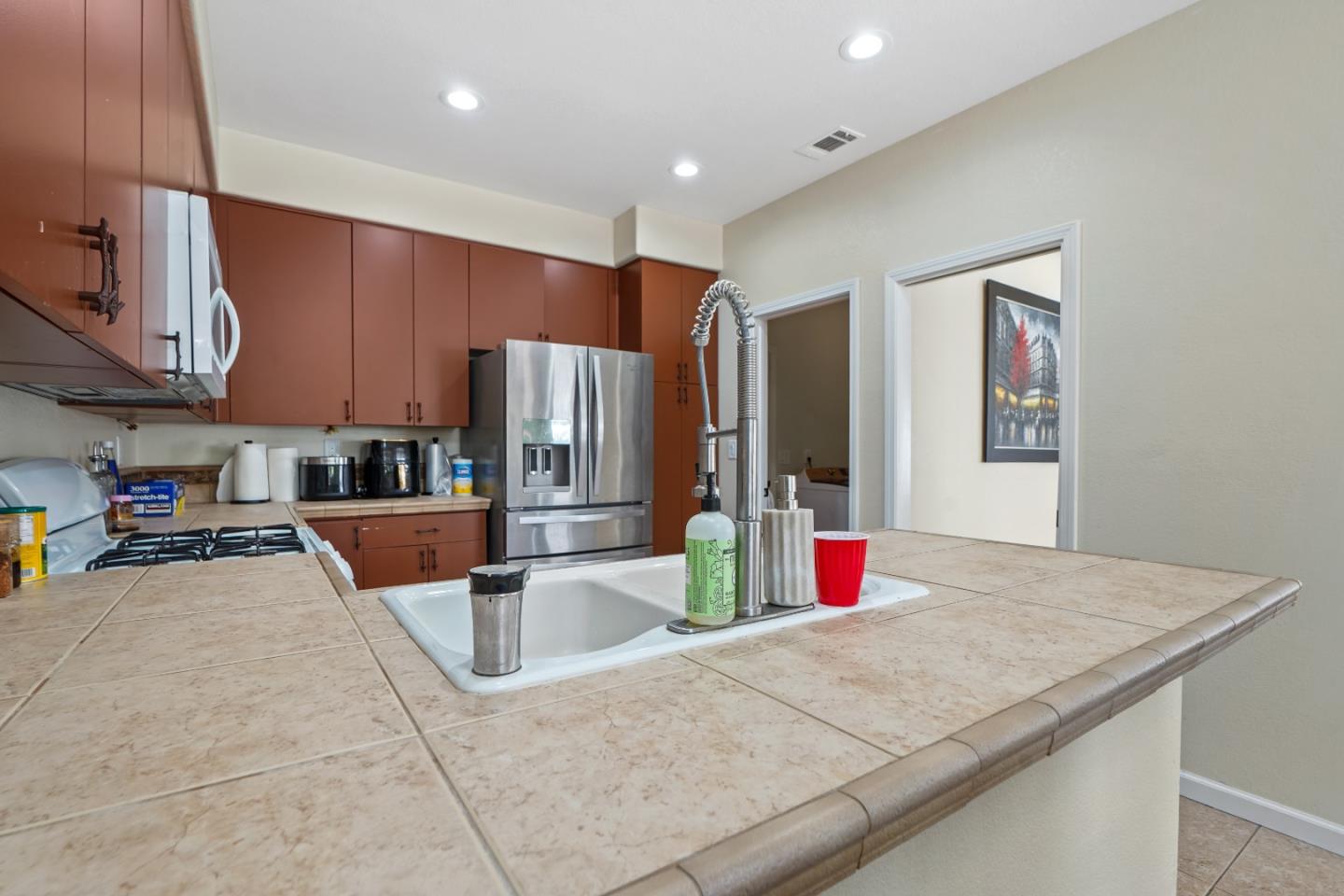 Detail Gallery Image 6 of 23 For 3741 Brook Valley Cir, Stockton,  CA 95219 - 3 Beds | 2 Baths