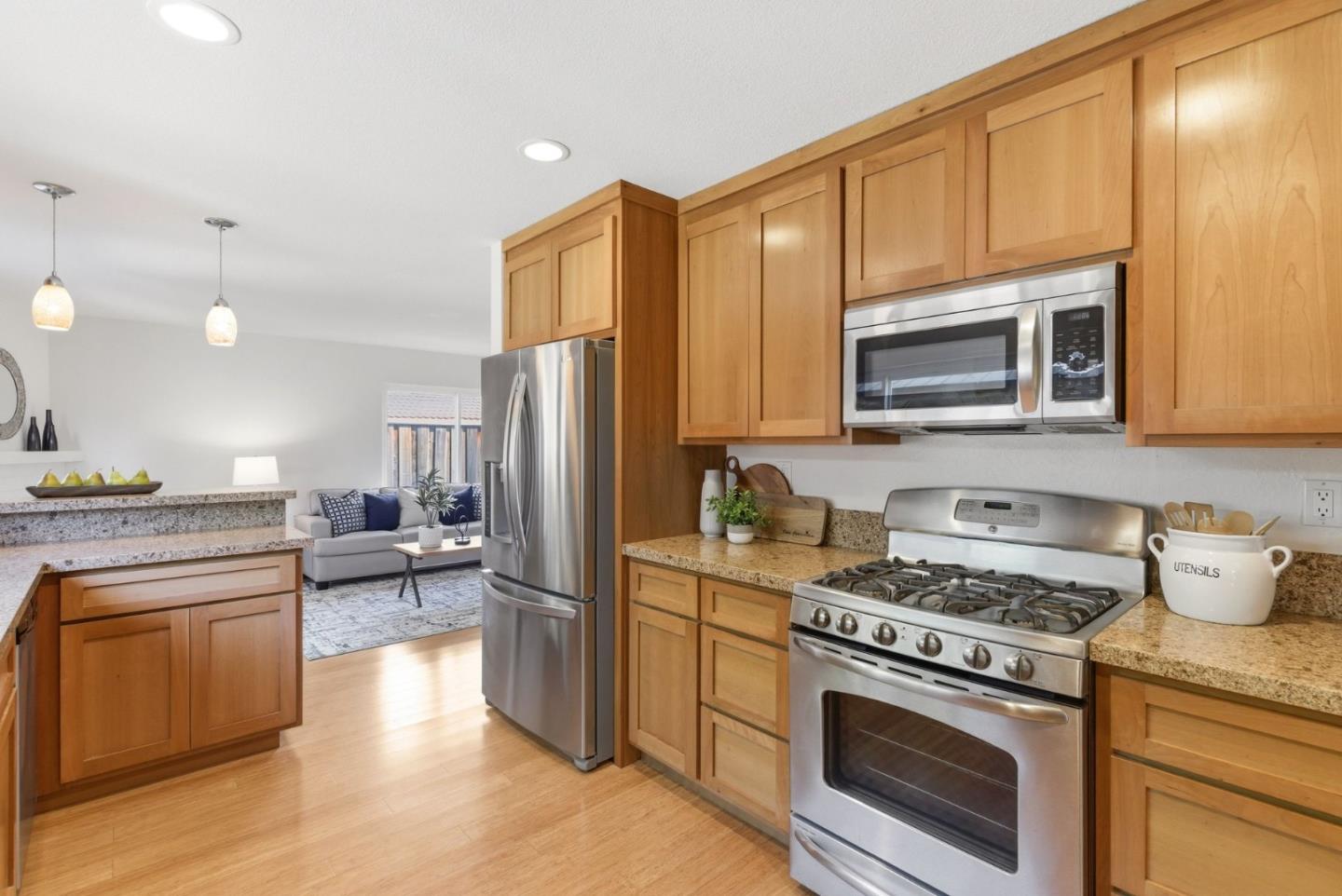 Detail Gallery Image 10 of 35 For 1733 Cheney Dr, San Jose,  CA 95128 - 4 Beds | 2/1 Baths