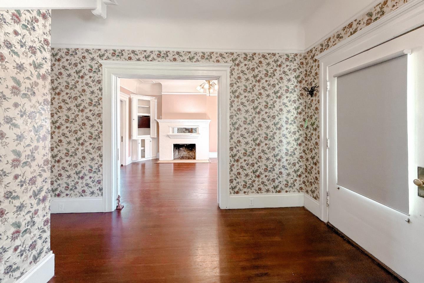 Detail Gallery Image 17 of 88 For 712 West St, Hollister,  CA 95023 - 5 Beds | 5/1 Baths