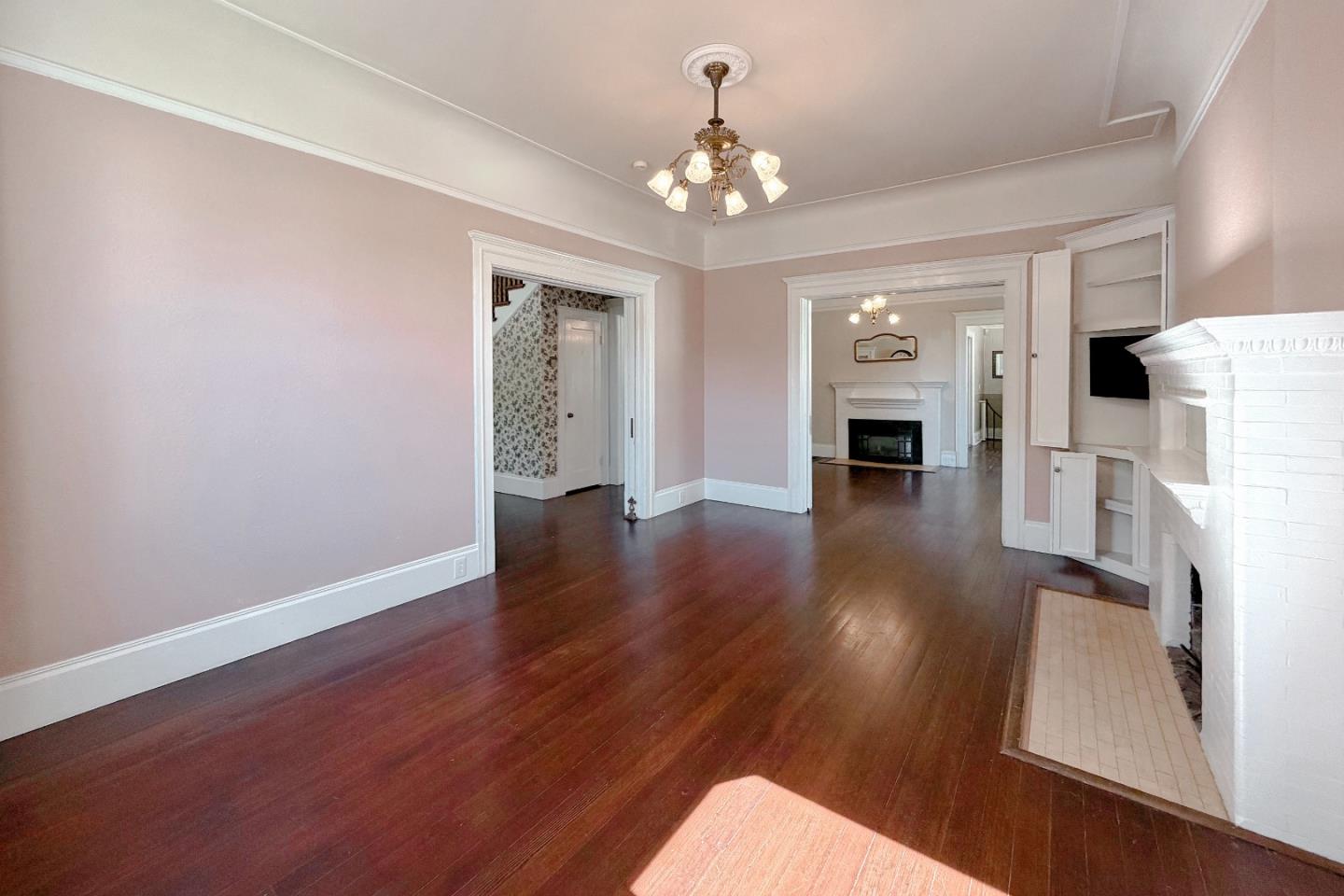 Detail Gallery Image 18 of 88 For 712 West St, Hollister,  CA 95023 - 5 Beds | 5/1 Baths