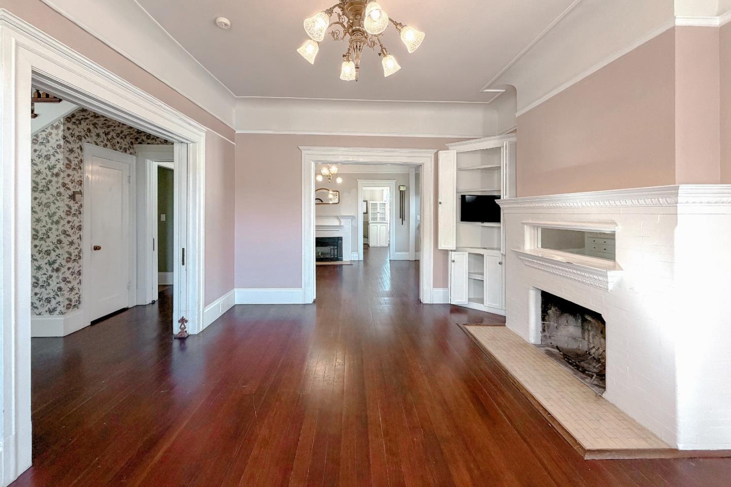 Detail Gallery Image 19 of 88 For 712 West St, Hollister,  CA 95023 - 5 Beds | 5/1 Baths