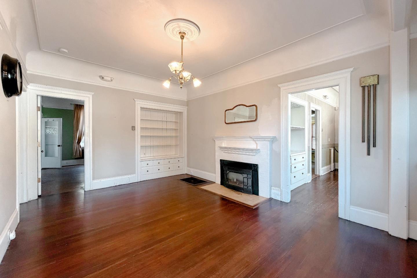 Detail Gallery Image 25 of 88 For 712 West St, Hollister,  CA 95023 - 5 Beds | 5/1 Baths