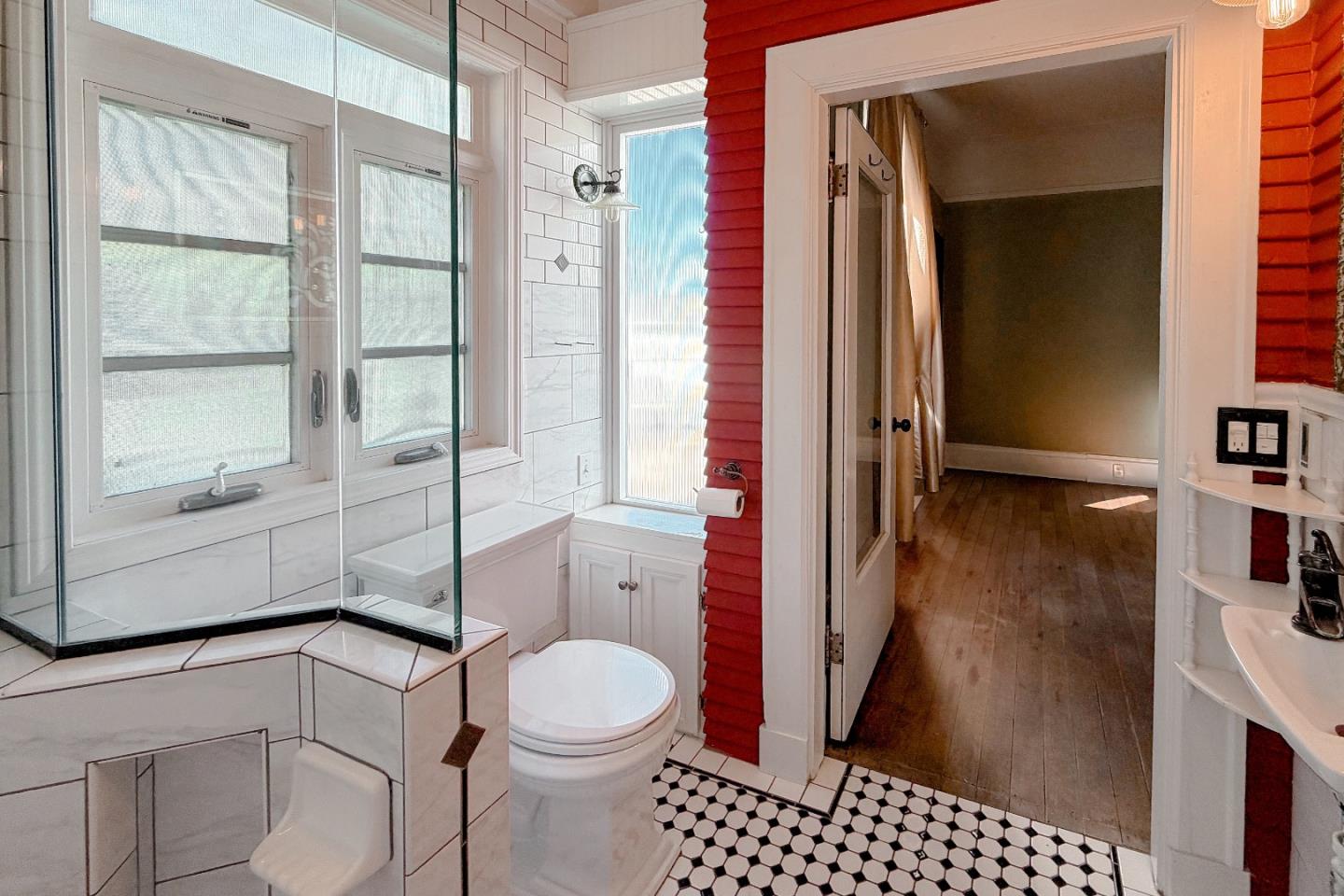 Detail Gallery Image 32 of 88 For 712 West St, Hollister,  CA 95023 - 5 Beds | 5/1 Baths