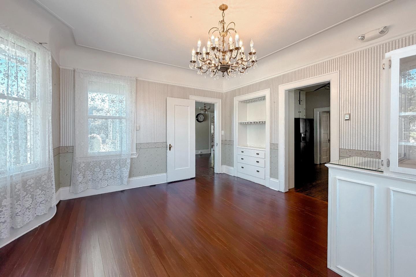 Detail Gallery Image 33 of 88 For 712 West St, Hollister,  CA 95023 - 5 Beds | 5/1 Baths