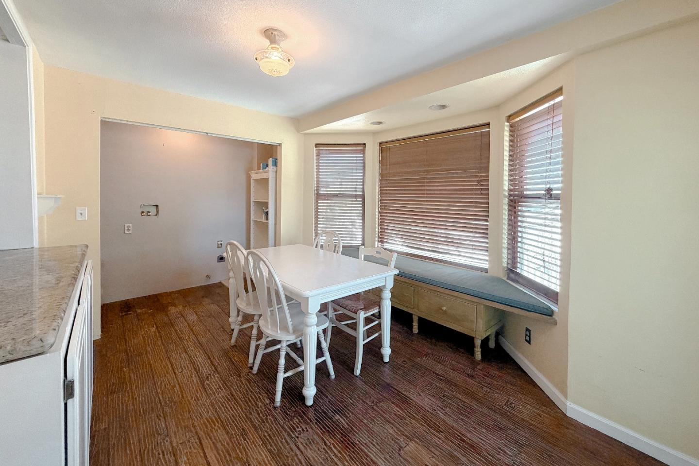 Detail Gallery Image 40 of 88 For 712 West St, Hollister,  CA 95023 - 5 Beds | 5/1 Baths