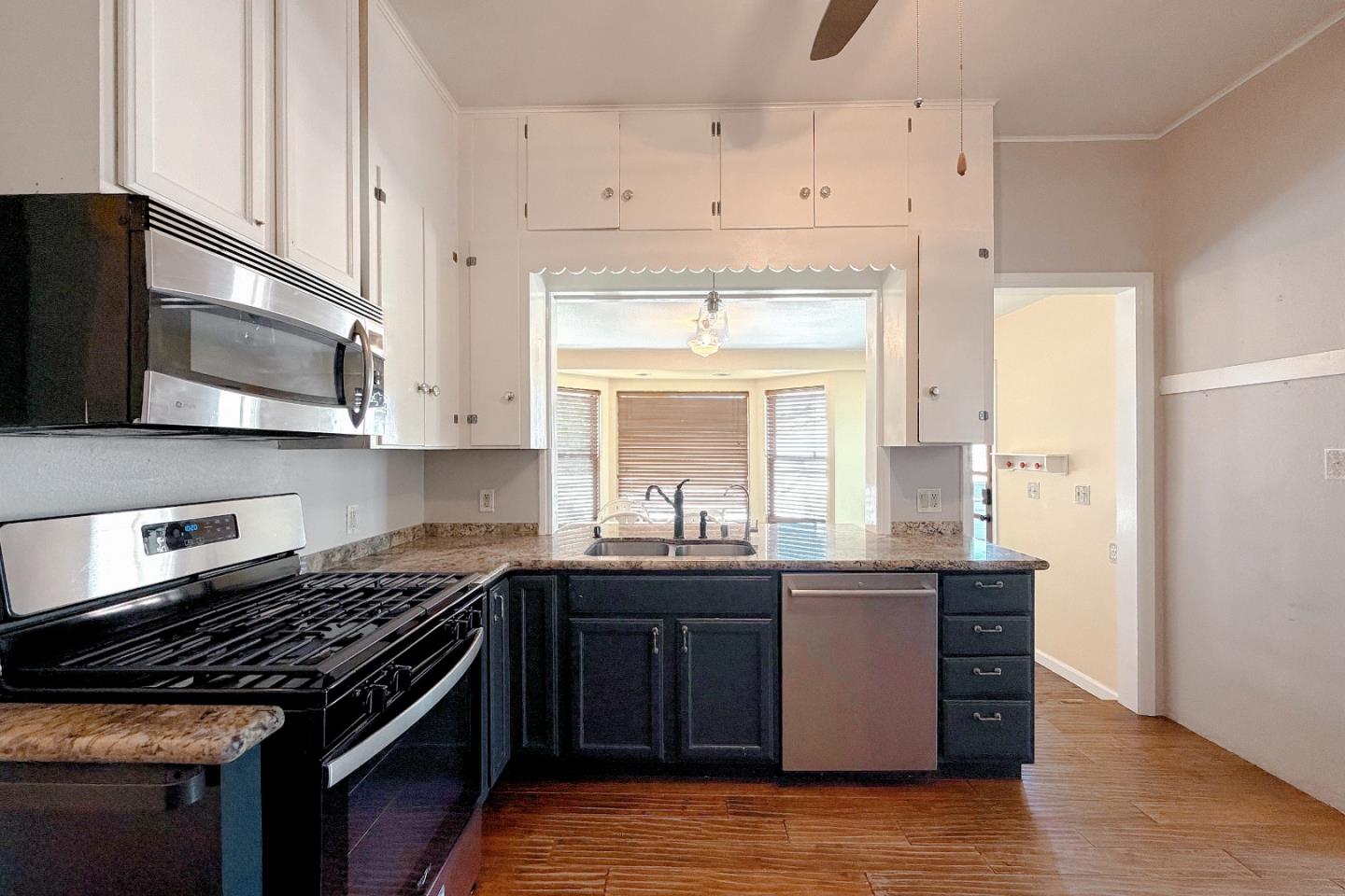 Detail Gallery Image 42 of 88 For 712 West St, Hollister,  CA 95023 - 5 Beds | 5/1 Baths