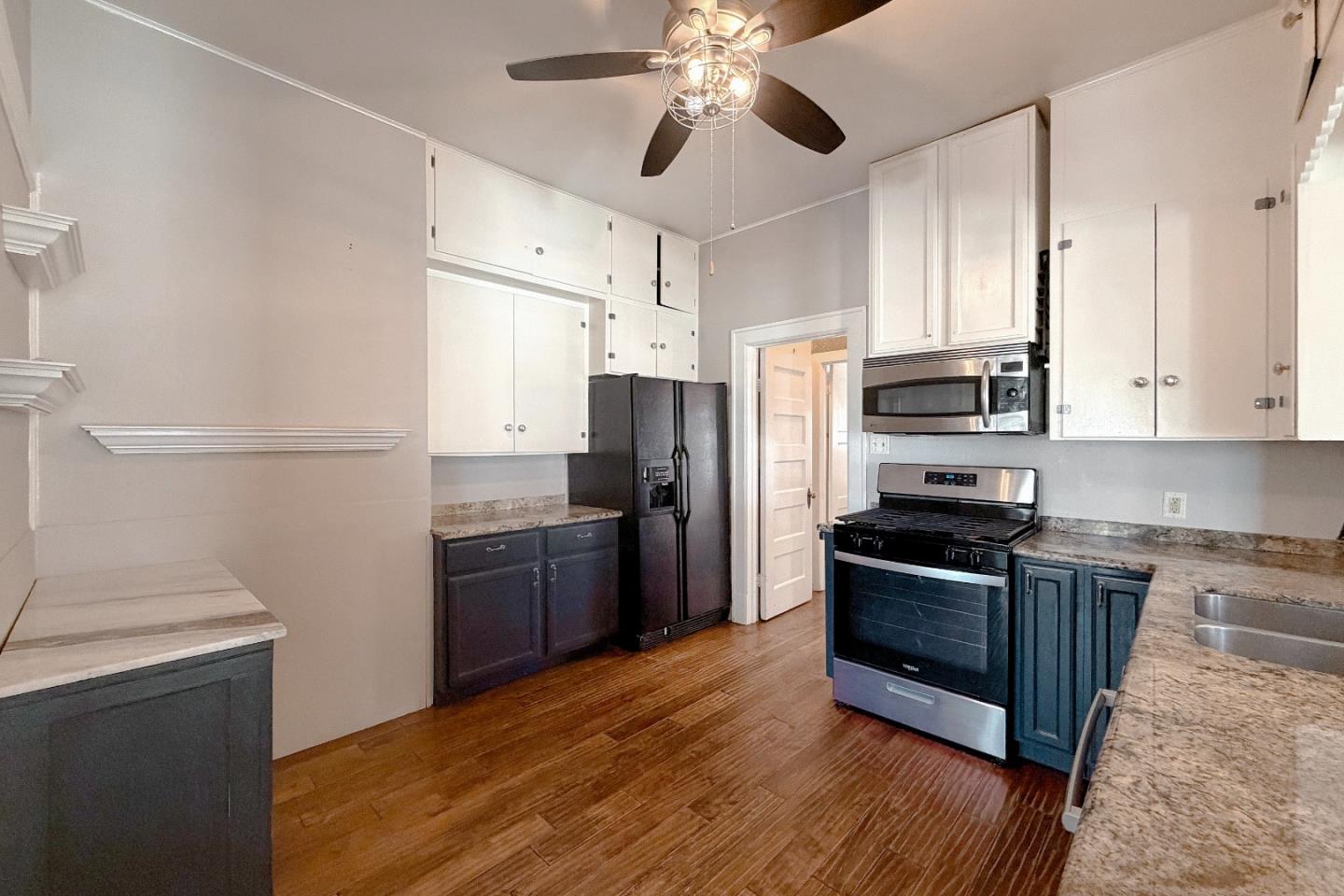 Detail Gallery Image 44 of 88 For 712 West St, Hollister,  CA 95023 - 5 Beds | 5/1 Baths