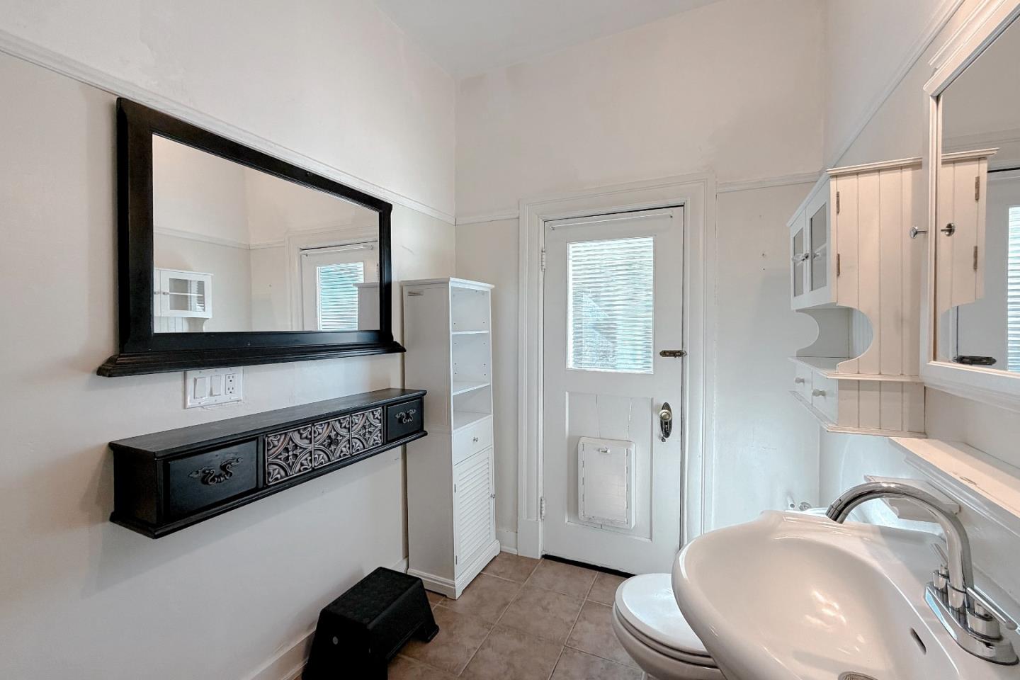 Detail Gallery Image 48 of 88 For 712 West St, Hollister,  CA 95023 - 5 Beds | 5/1 Baths