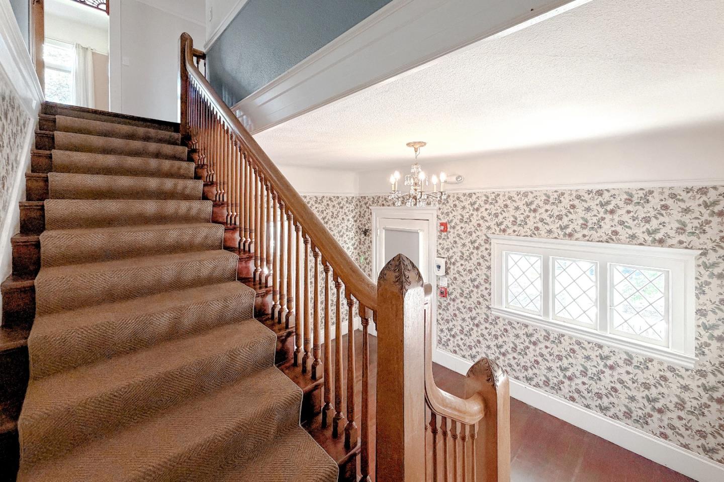 Detail Gallery Image 50 of 88 For 712 West St, Hollister,  CA 95023 - 5 Beds | 5/1 Baths