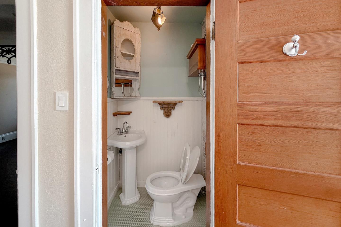 Detail Gallery Image 54 of 88 For 712 West St, Hollister,  CA 95023 - 5 Beds | 5/1 Baths