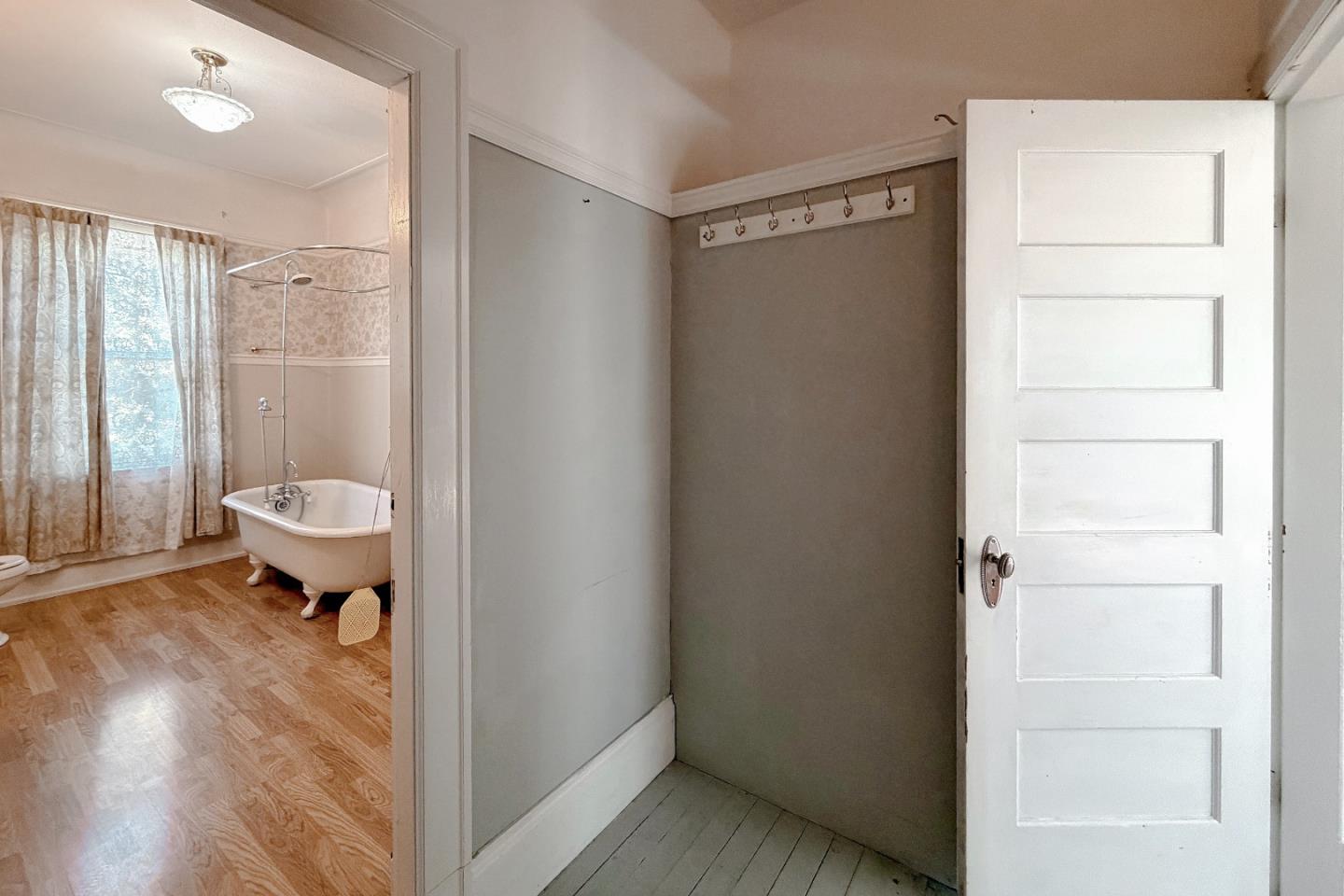 Detail Gallery Image 63 of 88 For 712 West St, Hollister,  CA 95023 - 5 Beds | 5/1 Baths