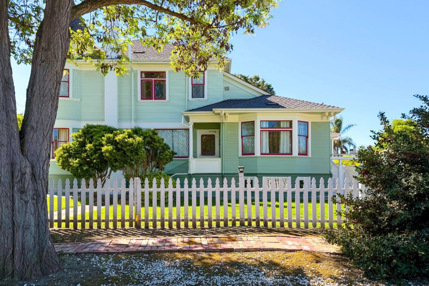 Detail Gallery Image 67 of 88 For 712 West St, Hollister,  CA 95023 - 5 Beds | 5/1 Baths