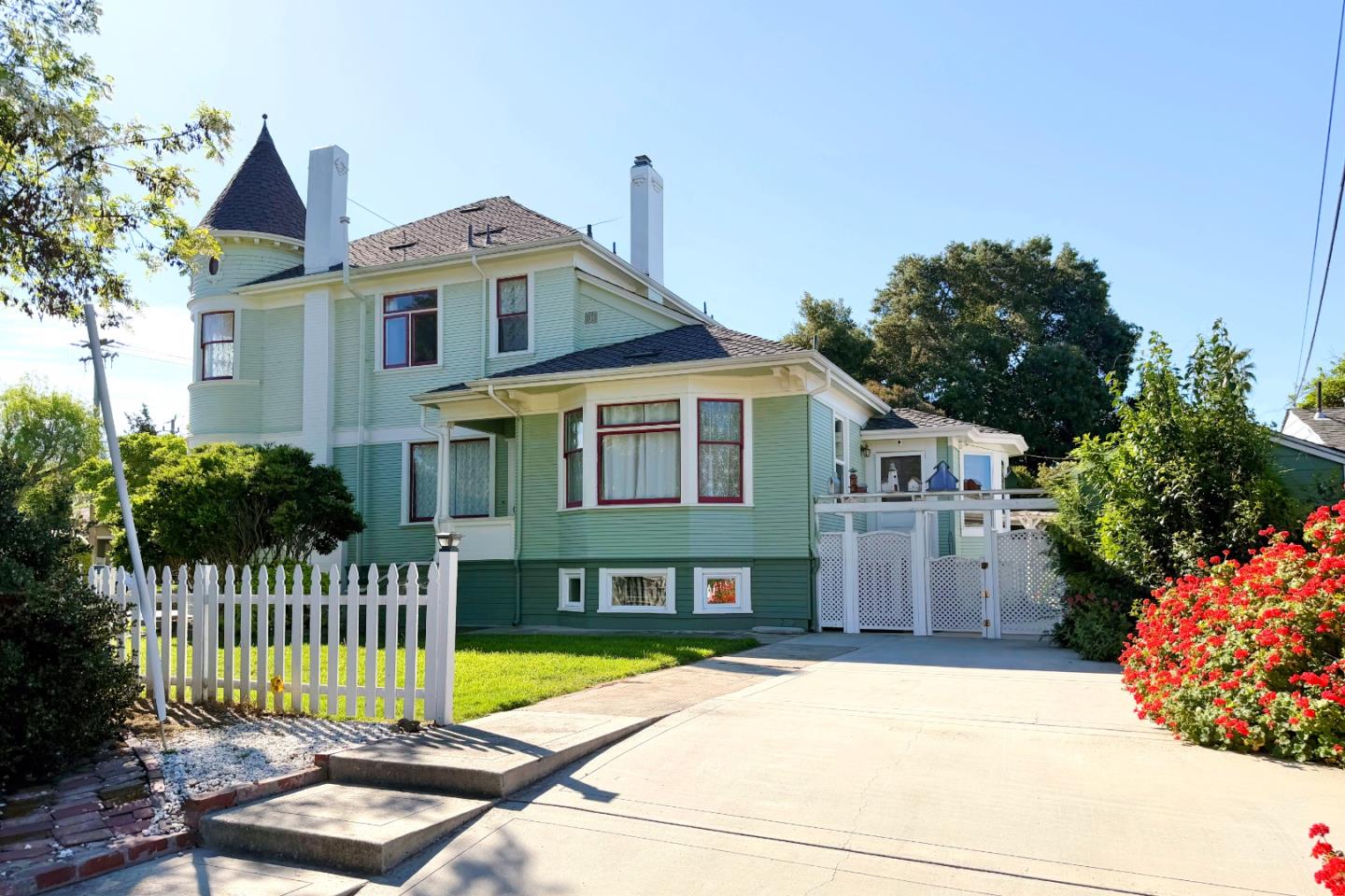 Detail Gallery Image 69 of 88 For 712 West St, Hollister,  CA 95023 - 5 Beds | 5/1 Baths