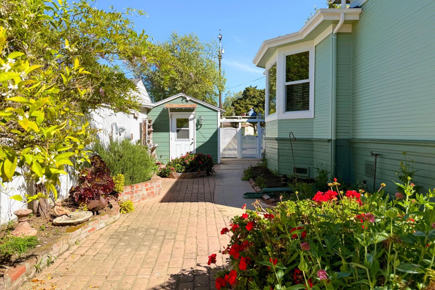 Detail Gallery Image 72 of 88 For 712 West St, Hollister,  CA 95023 - 5 Beds | 5/1 Baths