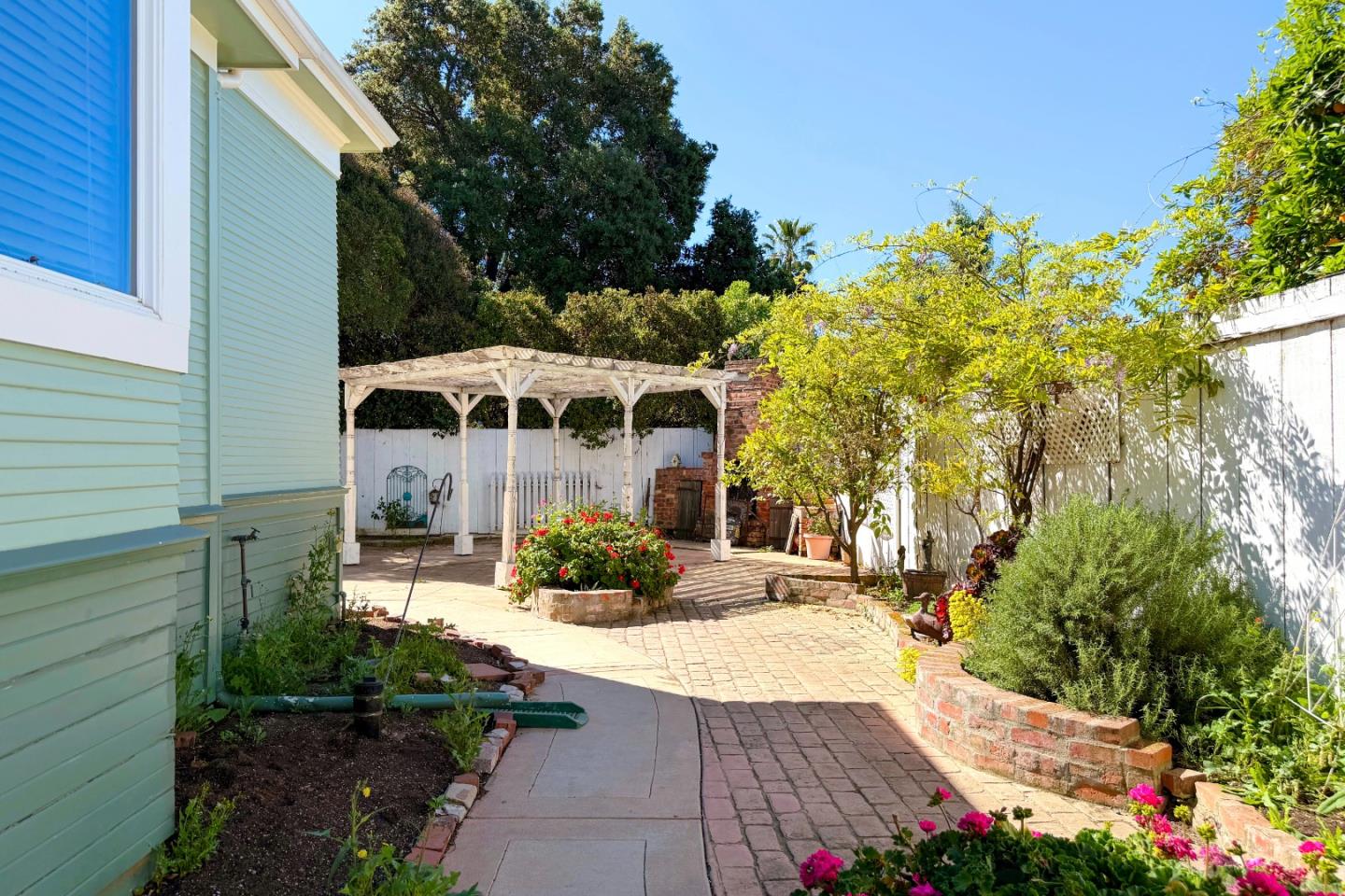 Detail Gallery Image 73 of 88 For 712 West St, Hollister,  CA 95023 - 5 Beds | 5/1 Baths