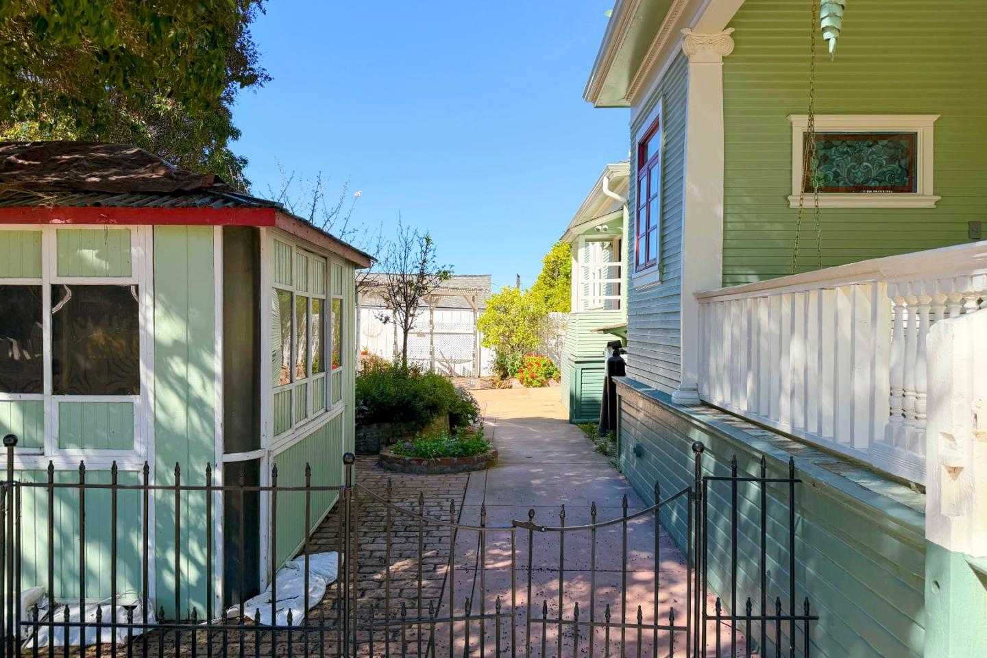 Detail Gallery Image 76 of 88 For 712 West St, Hollister,  CA 95023 - 5 Beds | 5/1 Baths
