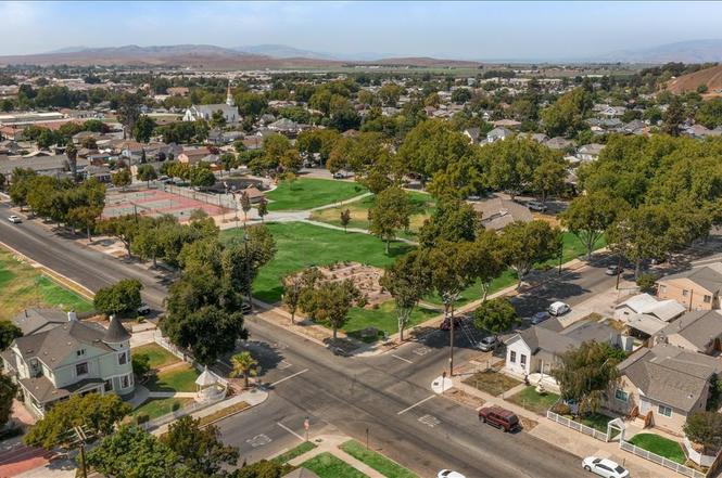 Detail Gallery Image 86 of 88 For 712 West St, Hollister,  CA 95023 - 5 Beds | 5/1 Baths