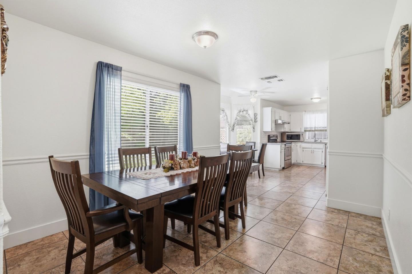 Detail Gallery Image 15 of 46 For 3227 Dewey, Fresno,  CA 93722 - 3 Beds | 2 Baths