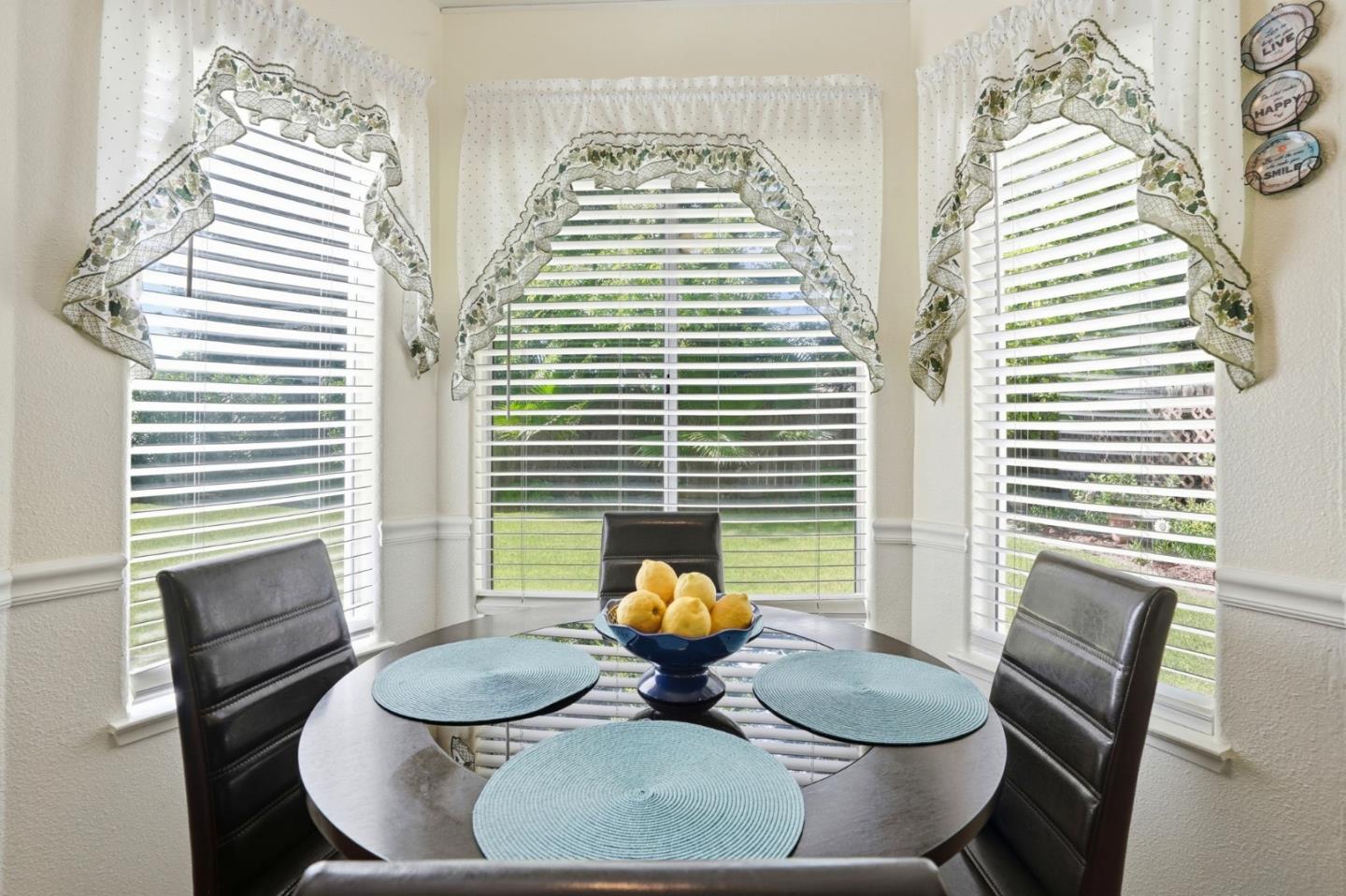 Detail Gallery Image 17 of 46 For 3227 Dewey, Fresno,  CA 93722 - 3 Beds | 2 Baths