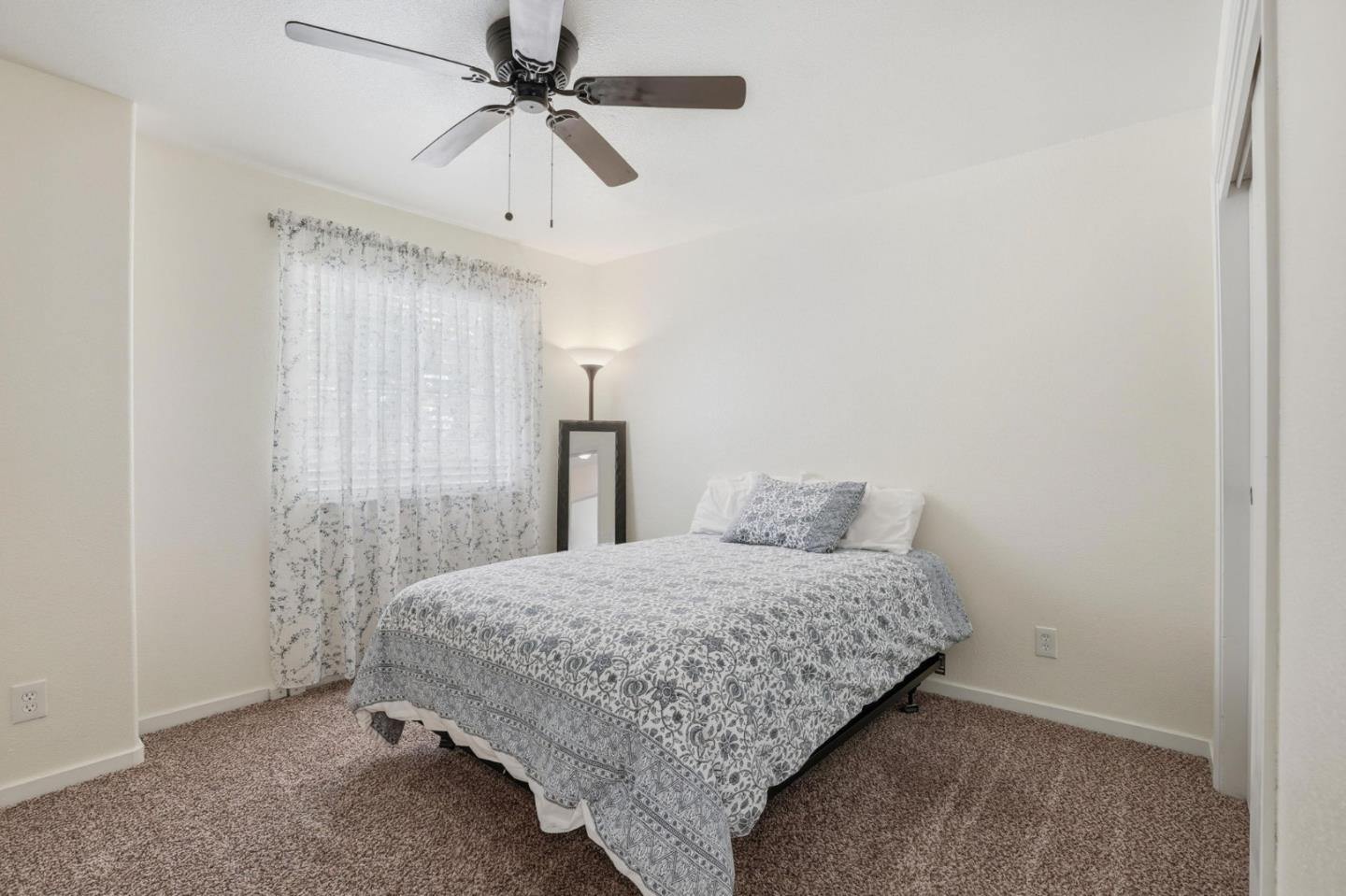 Detail Gallery Image 22 of 46 For 3227 Dewey, Fresno,  CA 93722 - 3 Beds | 2 Baths