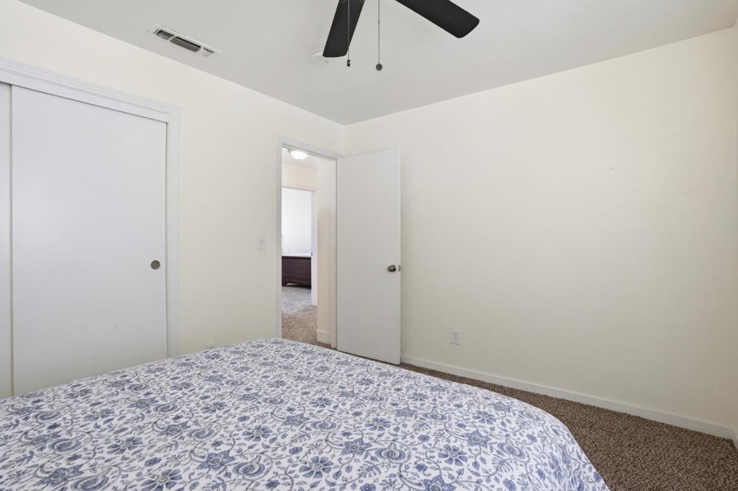 Detail Gallery Image 23 of 46 For 3227 Dewey, Fresno,  CA 93722 - 3 Beds | 2 Baths