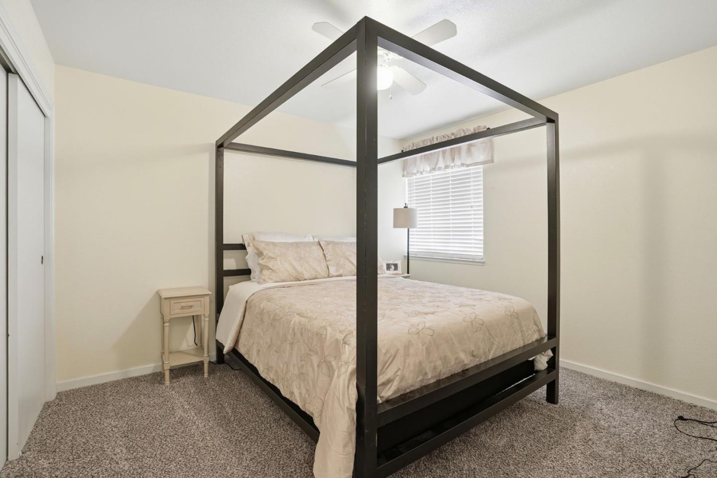 Detail Gallery Image 24 of 46 For 3227 Dewey, Fresno,  CA 93722 - 3 Beds | 2 Baths