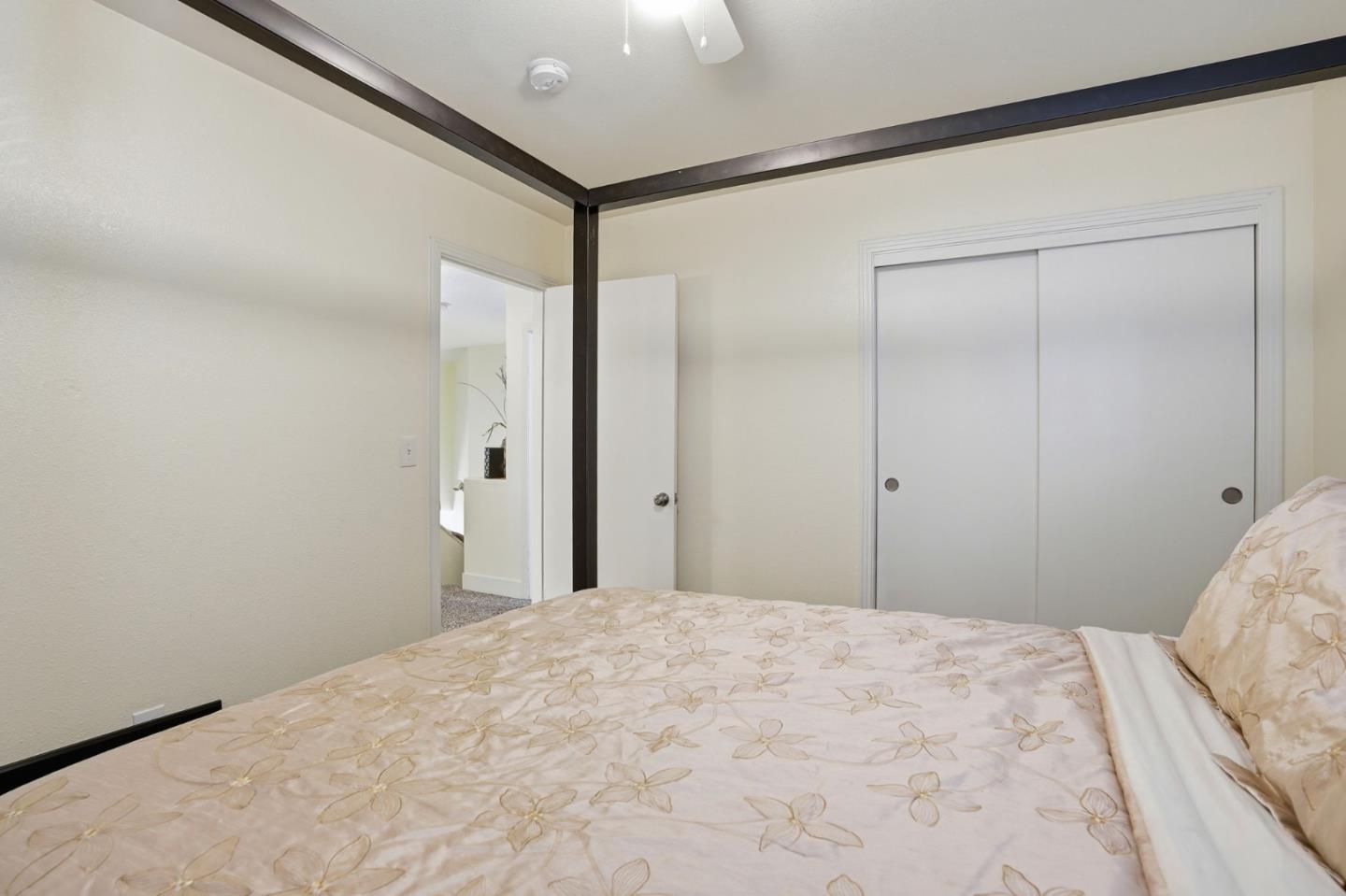 Detail Gallery Image 25 of 46 For 3227 Dewey, Fresno,  CA 93722 - 3 Beds | 2 Baths