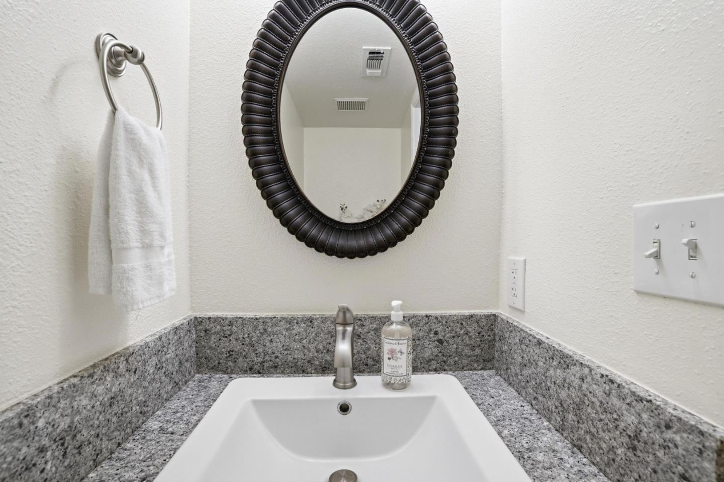 Detail Gallery Image 34 of 46 For 3227 Dewey, Fresno,  CA 93722 - 3 Beds | 2 Baths