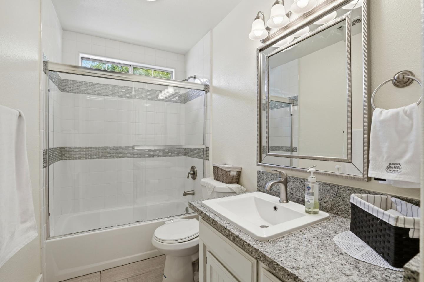 Detail Gallery Image 35 of 46 For 3227 Dewey, Fresno,  CA 93722 - 3 Beds | 2 Baths