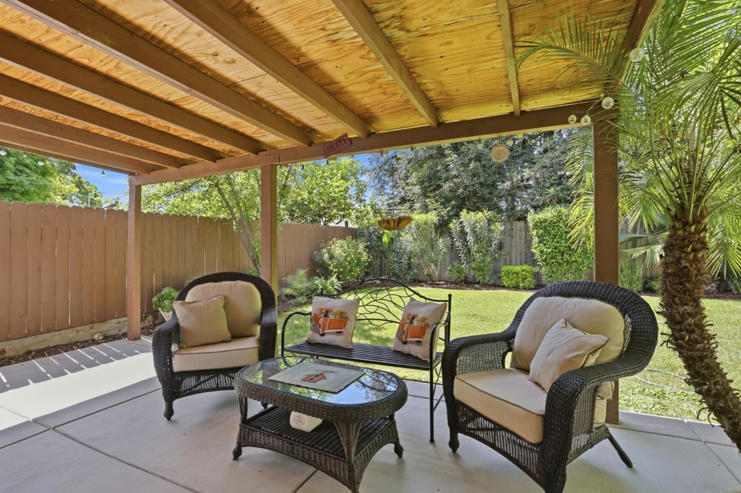 Detail Gallery Image 39 of 46 For 3227 Dewey, Fresno,  CA 93722 - 3 Beds | 2 Baths